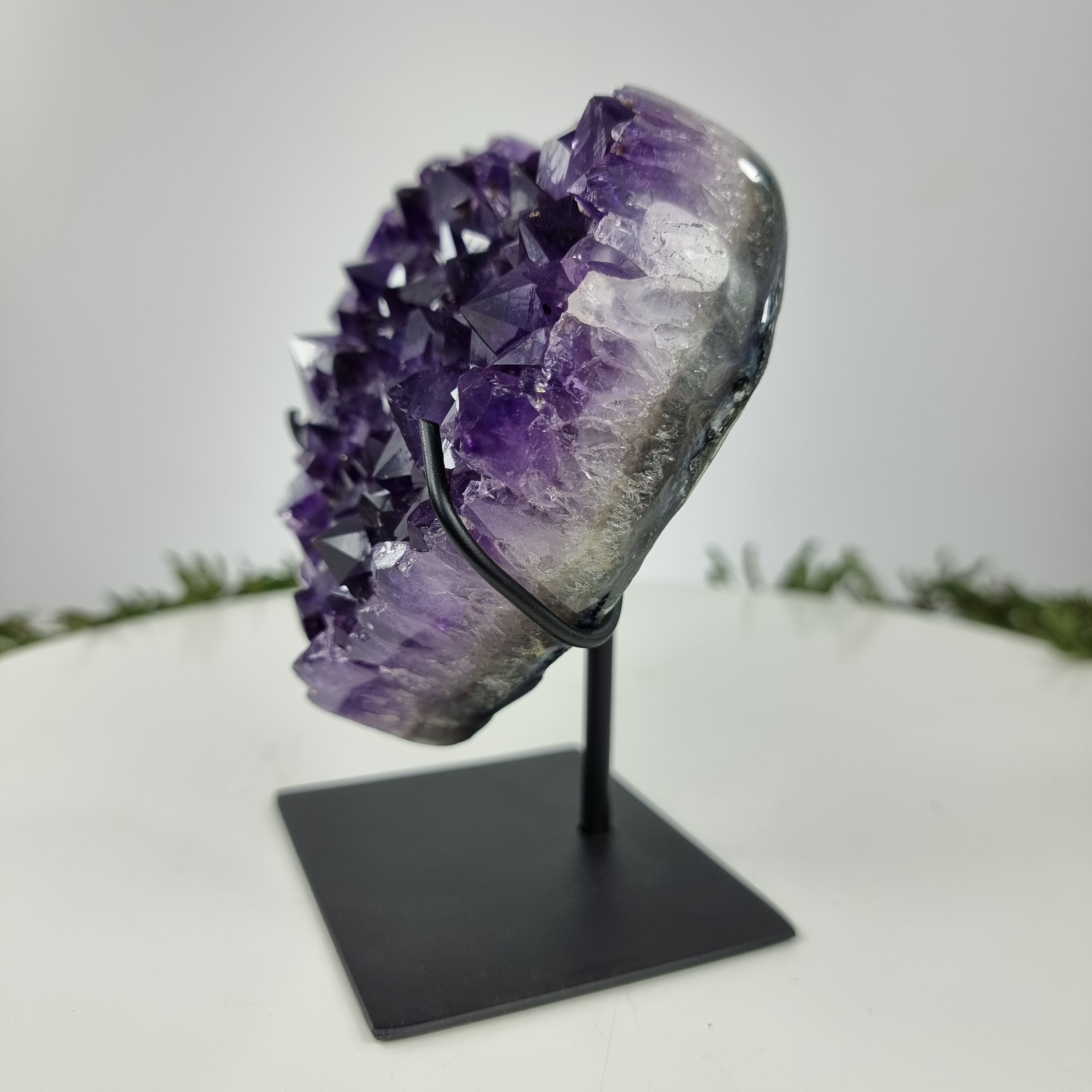 Coração de Ametista Especial | Peso 1,35 Kgs, Altura 17 cm | Energia, Beleza e Sofisticação