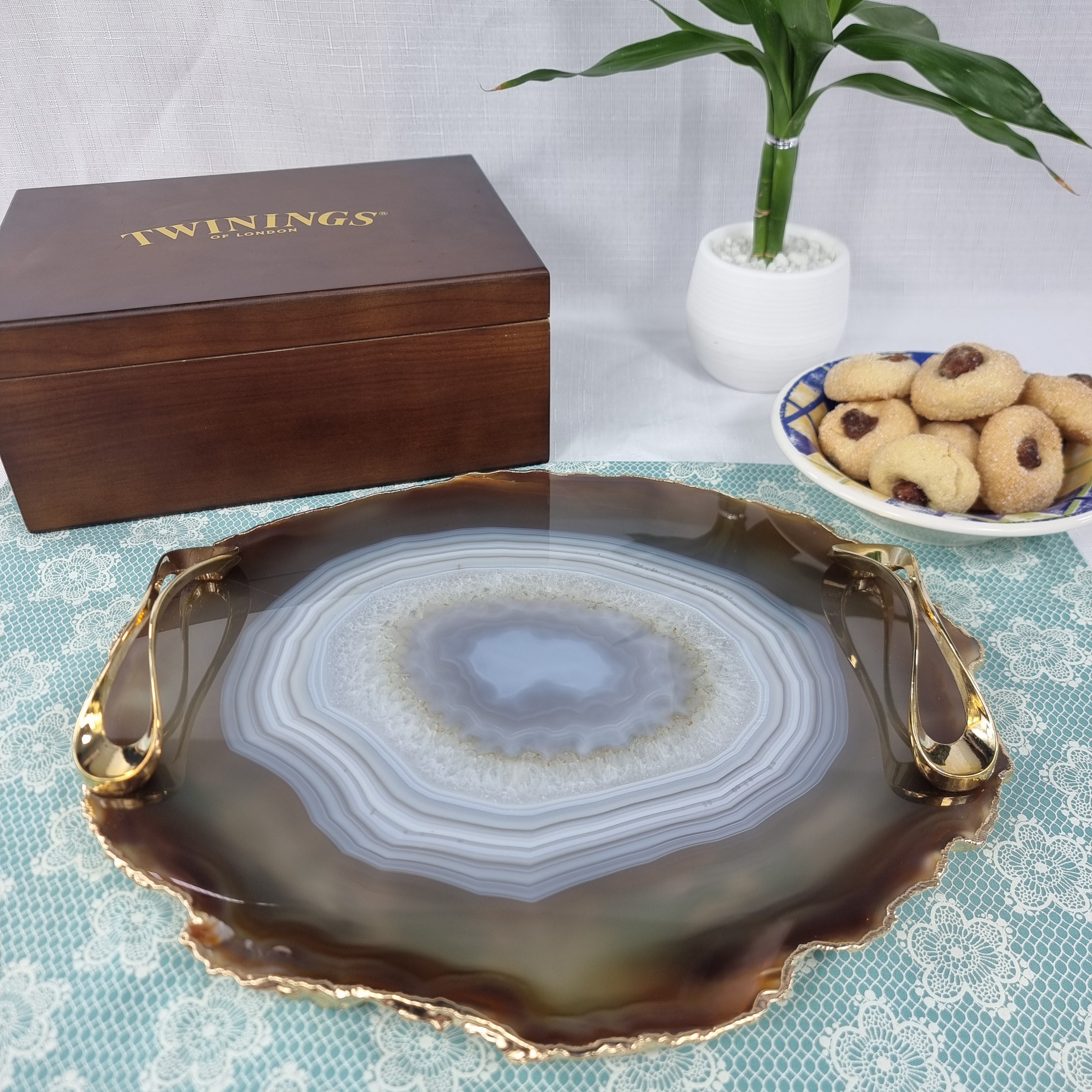 Bandejas de Ágatas Naturais com Puxadores| 1 Unidade Banho Dourado | Tamanho 30 cm | Peça Artesanal BR Crystals