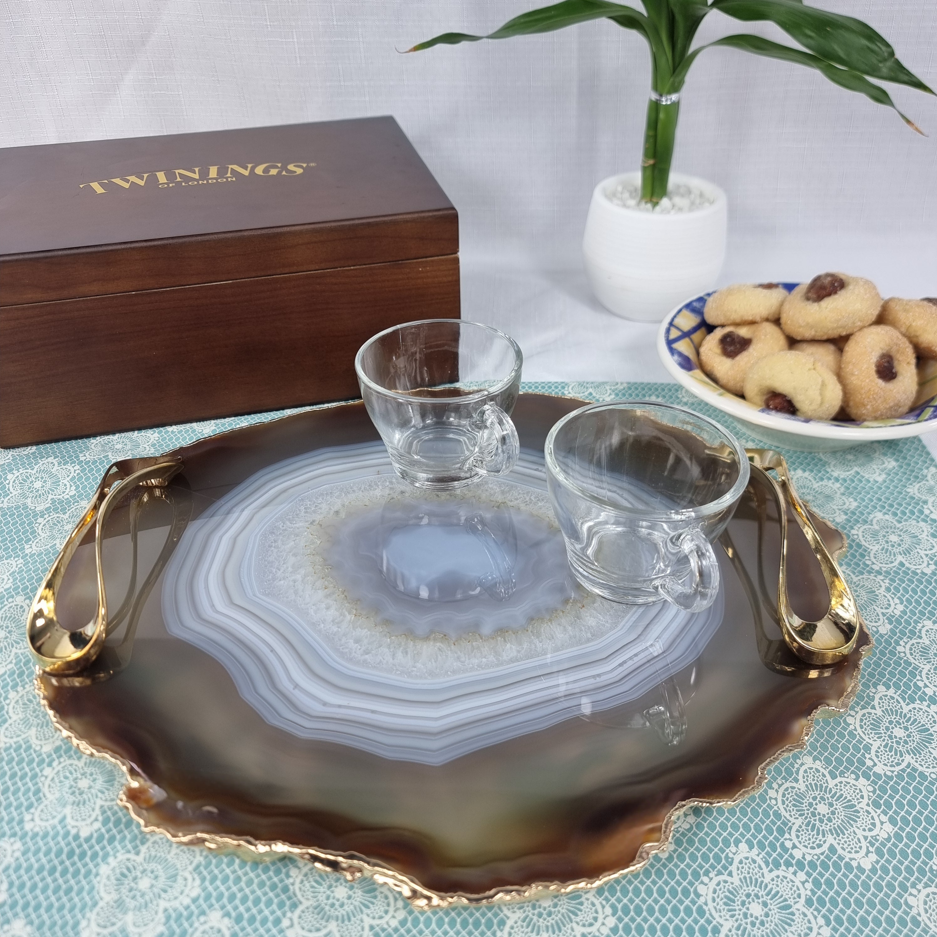 Bandejas de Ágatas Naturais com Puxadores| 1 Unidade Banho Dourado | Tamanho 30 cm | Peça Artesanal BR Crystals