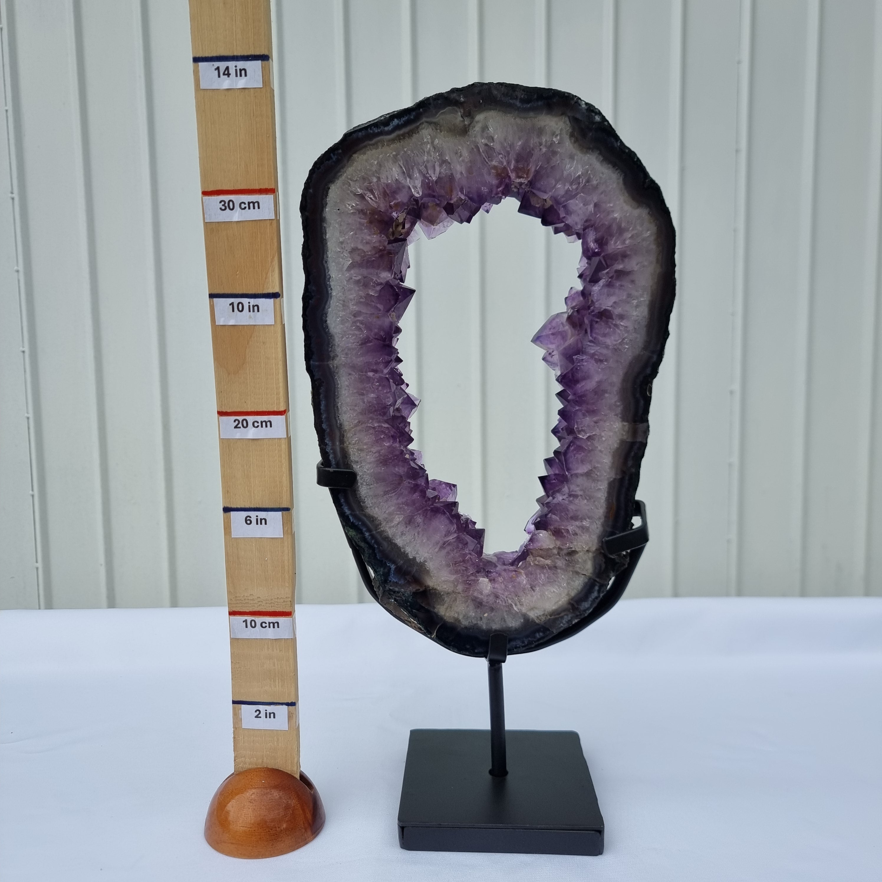 Argola de Ametista com Cristais Roxos | Base de ferro Preta | Peso 3,00 kgs, Altura 35 cm | Energia, Beleza e Sofisticação