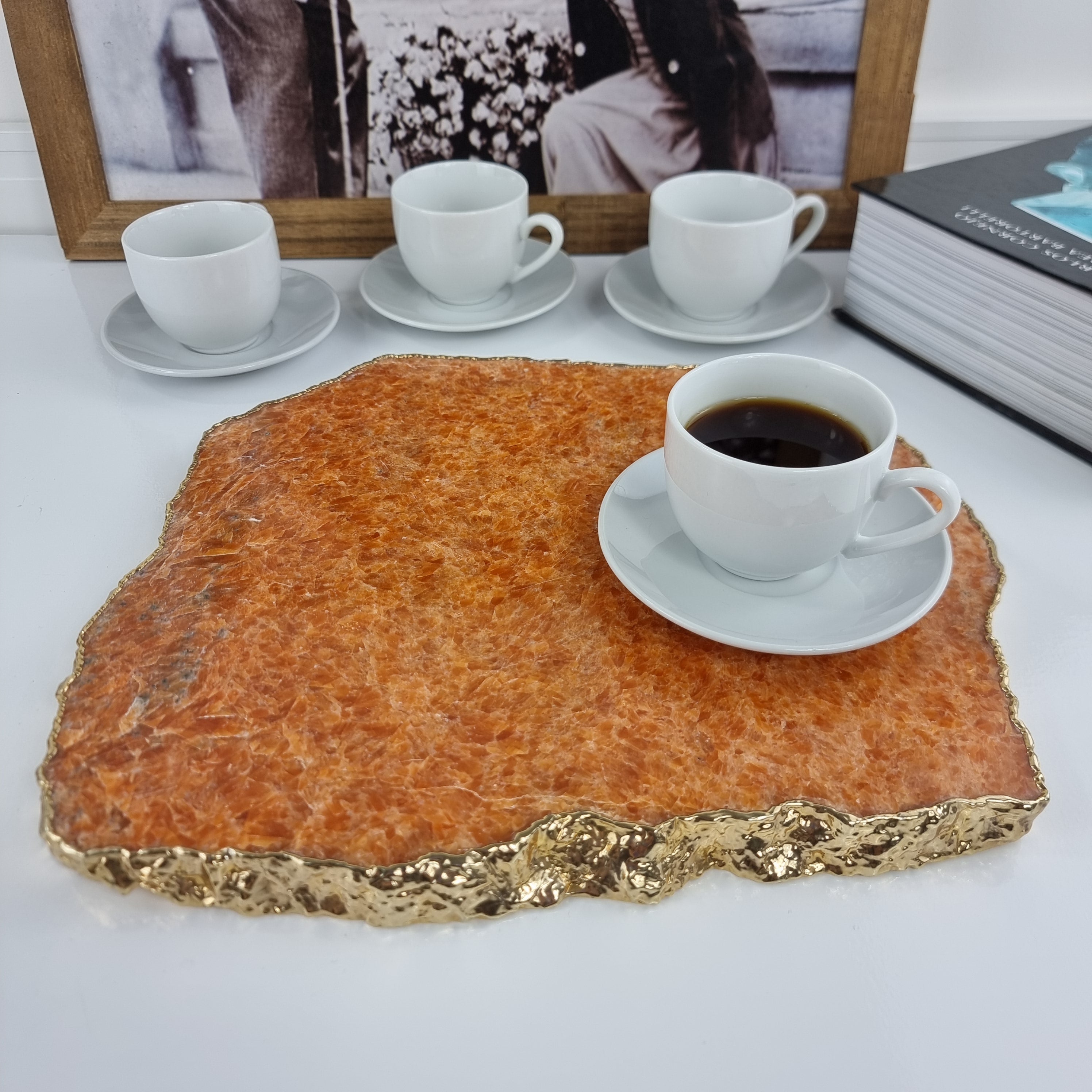 Bandejas de Quartzo com BORDAS DOURADAS tamanho 30 a 35 cm e peso de 3 kgs