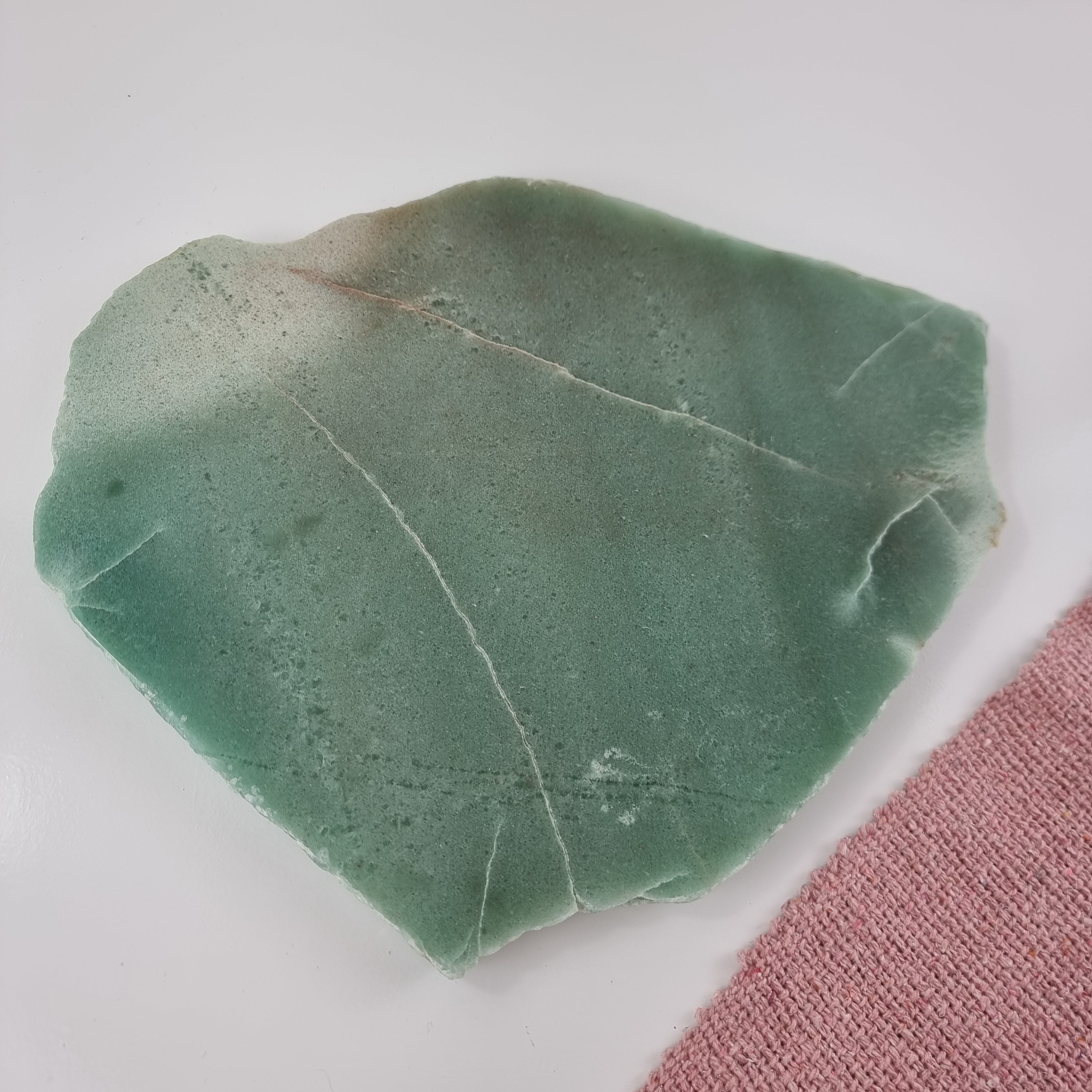 Bandeja de QUARTZO VERDE Bordas Naturais | 1 Unidade | Tamanho 30 cm | Peça Artesanal BR Crystals