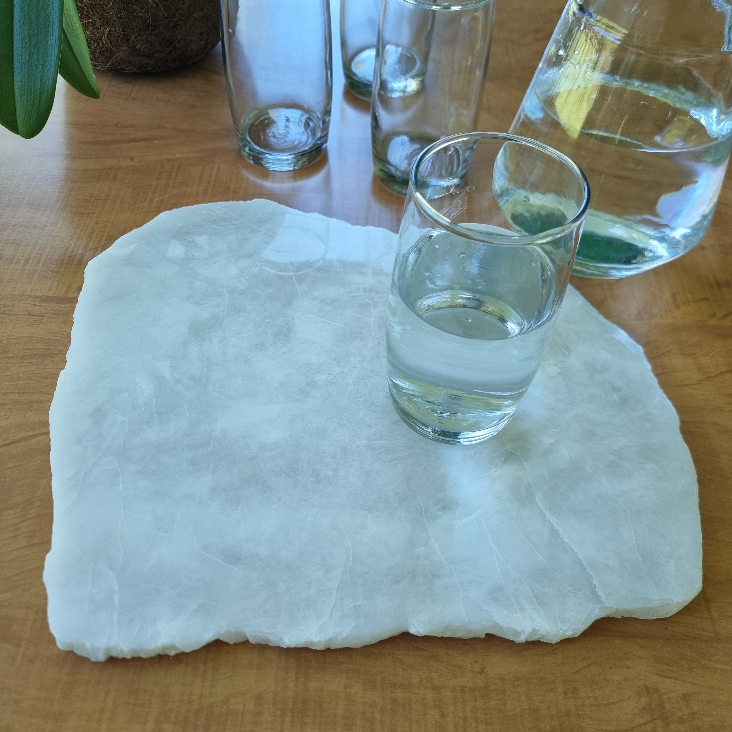 Bandejas de Cuarzo con BORDES NATURALES tamaño 30 a 35 cm y peso 3 kg