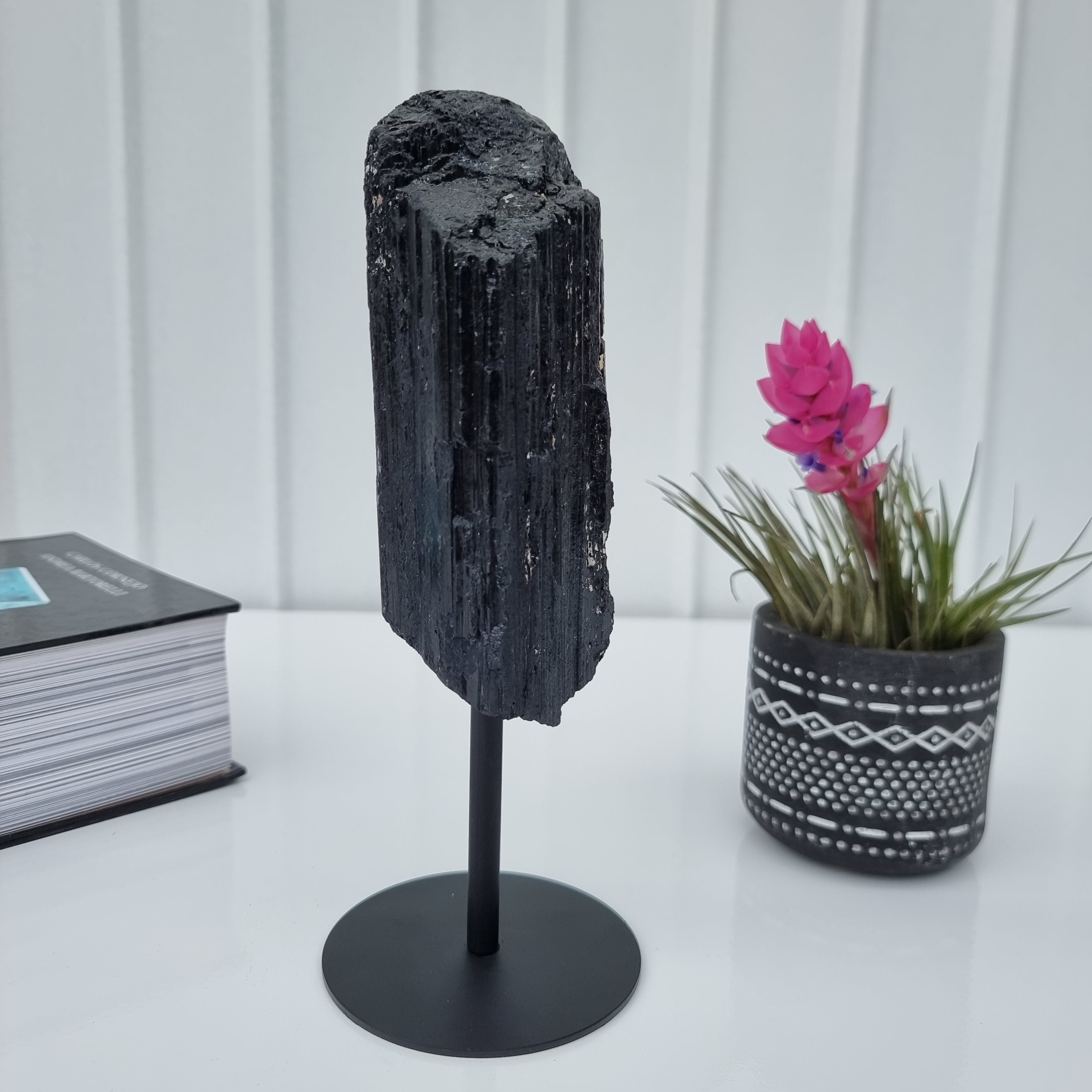 Turmalina Negra Natural Super Especial | Peso 1,00 Kgs, Altura 20 cm | Energia, Beleza e Sofisticação