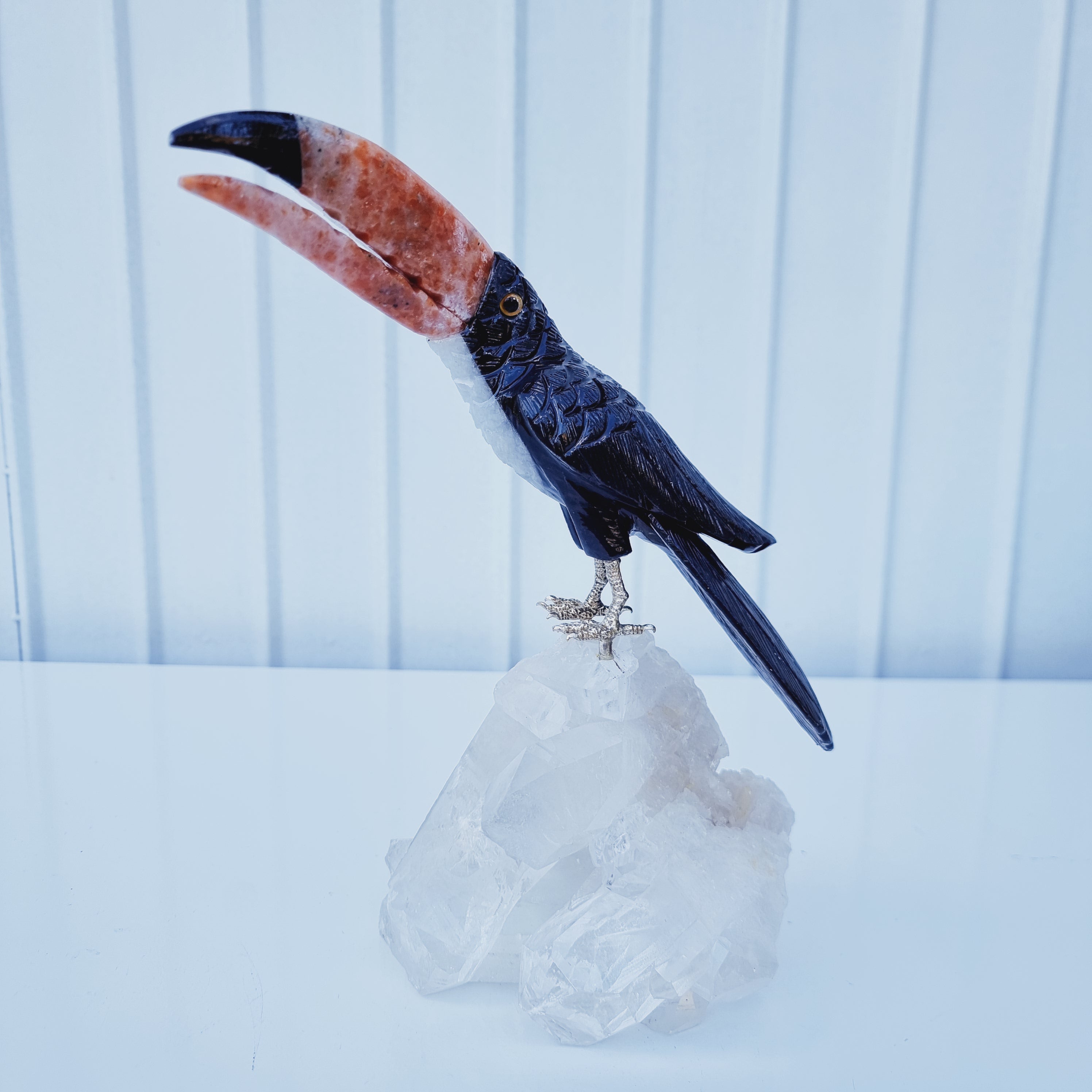 Tucano Preto de Cristal Natural Especial | Peso 1,95 Kgs, Altura 26 cm | Exclusivo, Energia e Beleza