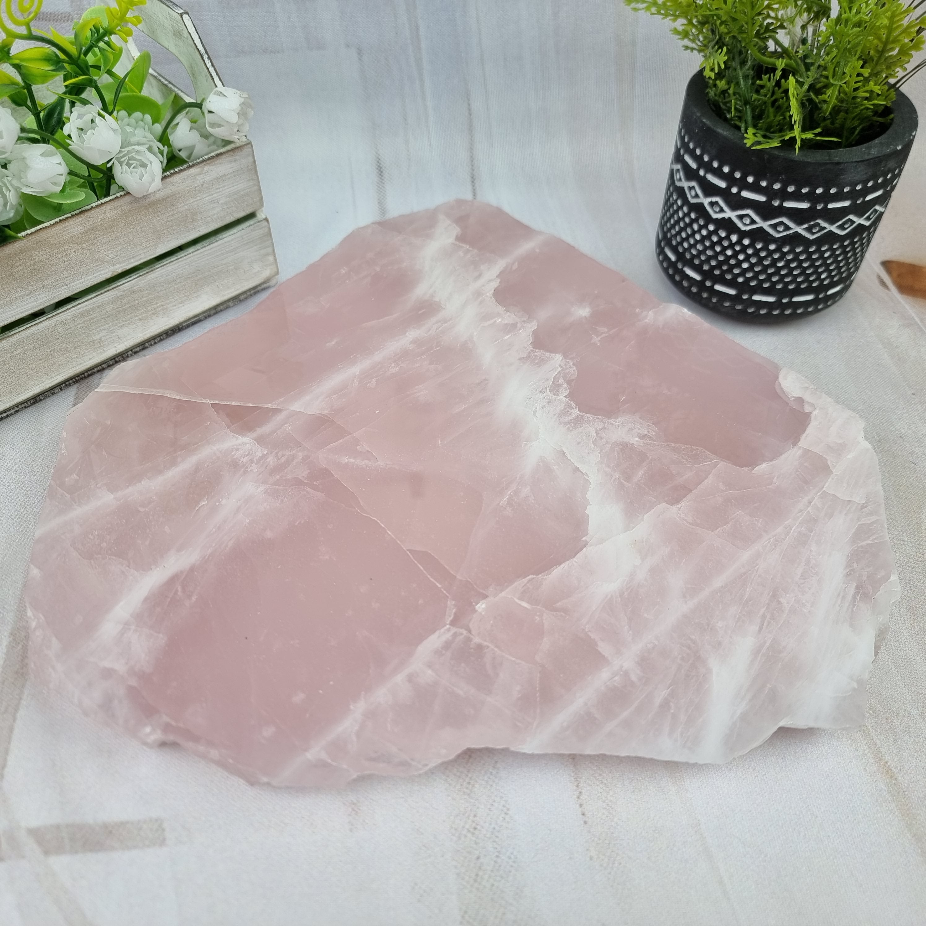 Bandeja de Quartzo ROSA com BORDAS NATURAIS tamanho 30 a 35 cm e peso de 3 kgs
