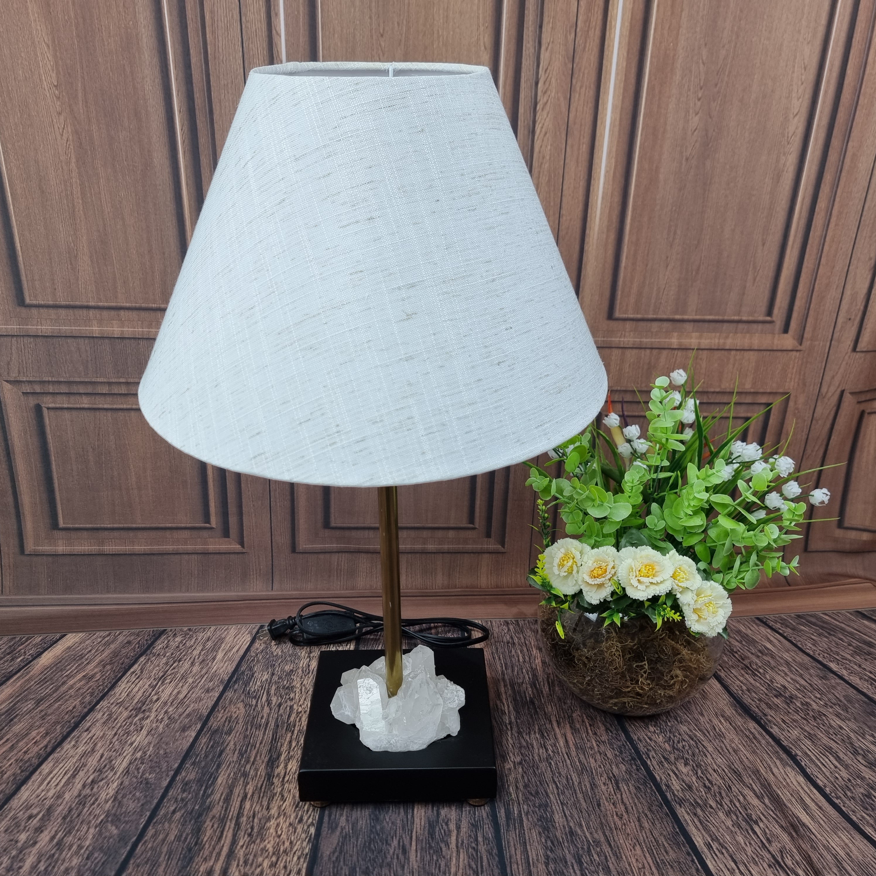 Abajur de Pedras Preciosas Altura de 40 cm com Base Madeira com Elétrica