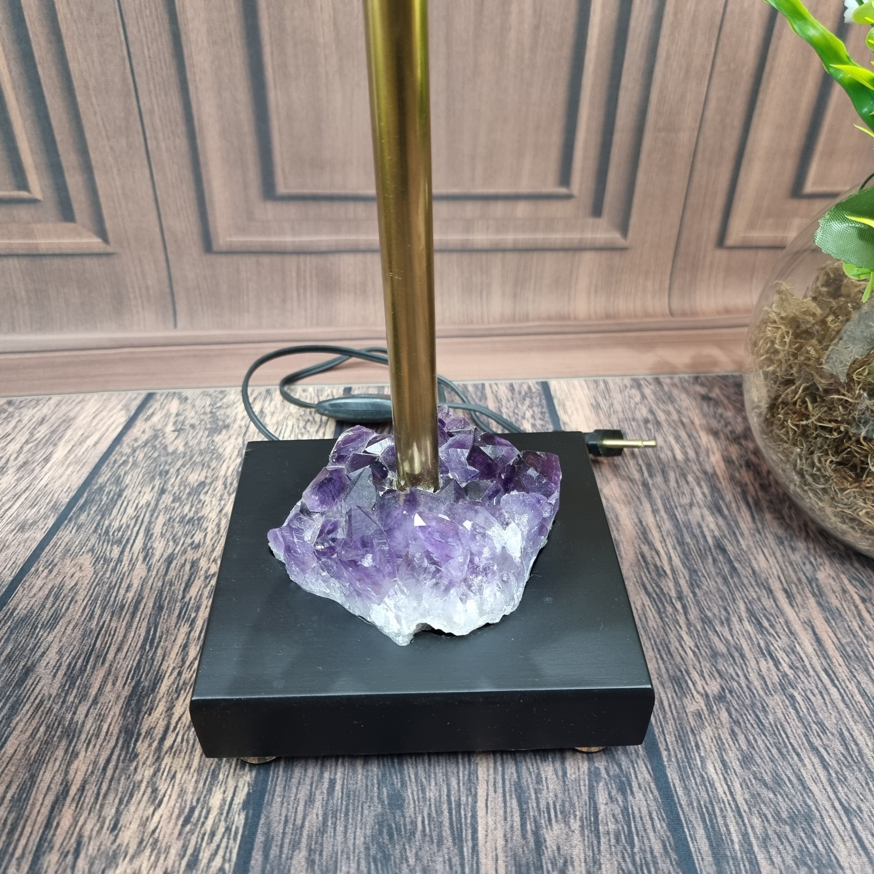 Abajur de Pedras Preciosas Altura de 40 cm com Base Madeira com Elétrica