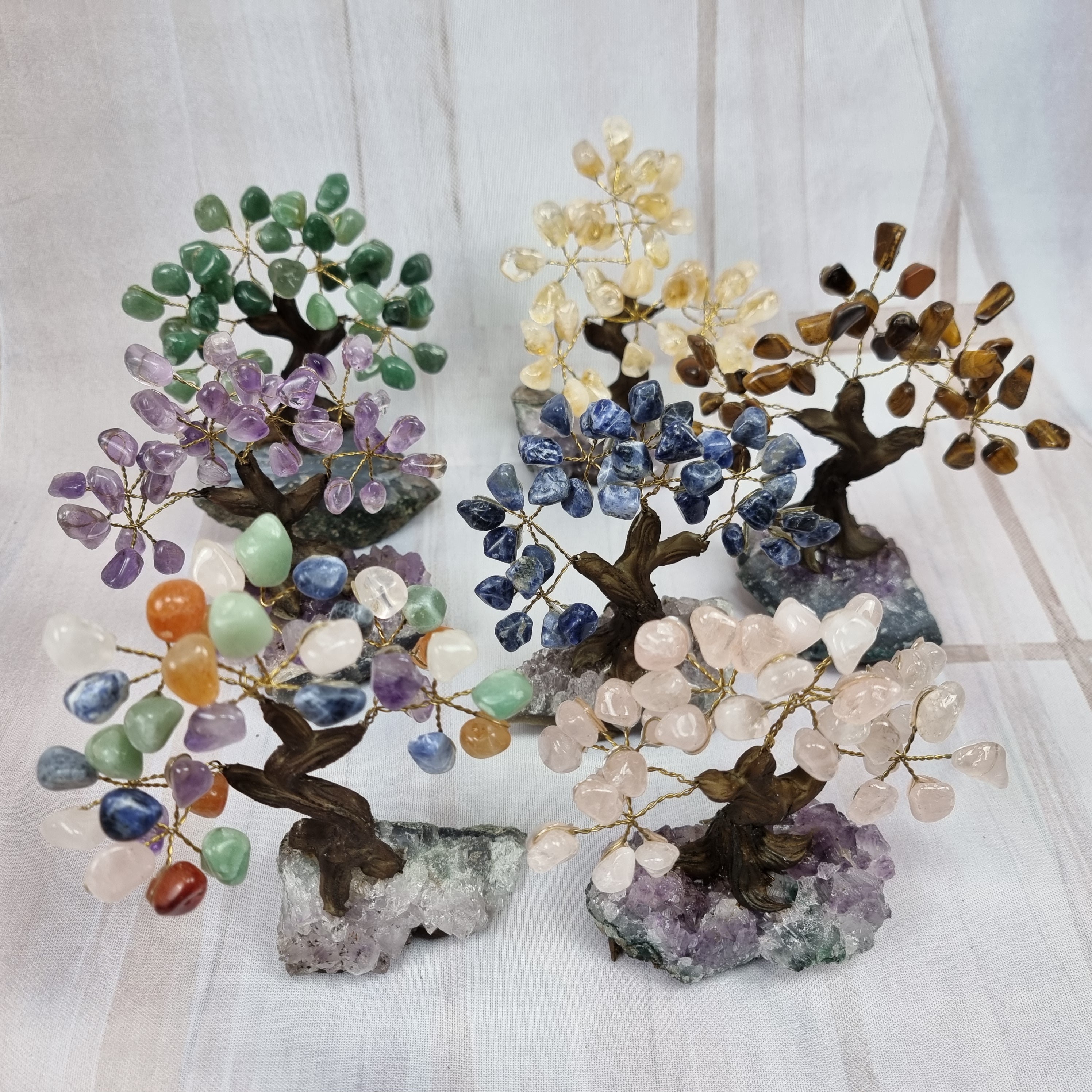 Arbol de piedras preciosas 7 ramas y 35 piedras 10 cm altura peso 0.500 kg