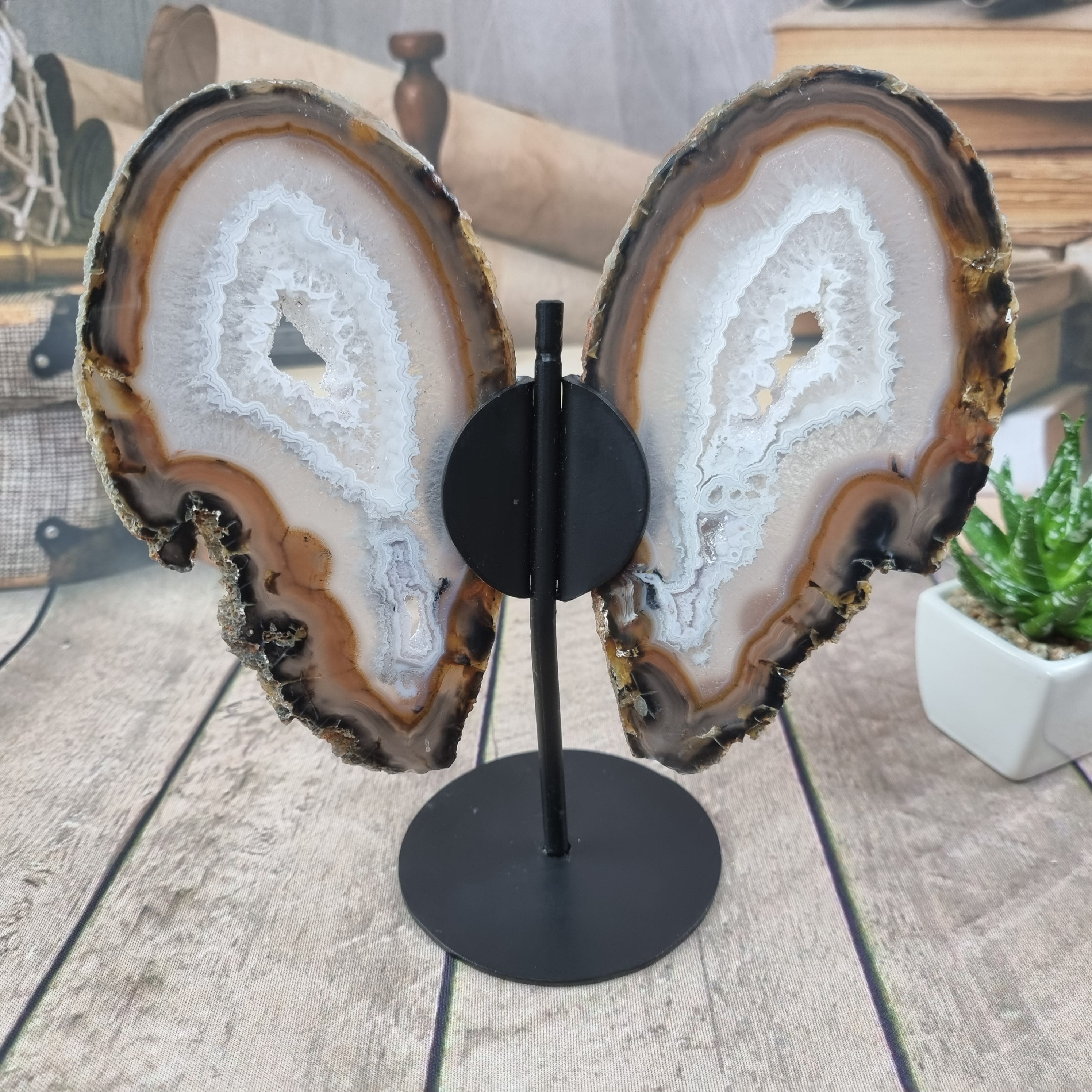 Mariposas de Ágata Natural tamaño 20 cm altura base de hierro y peso 500 gramos