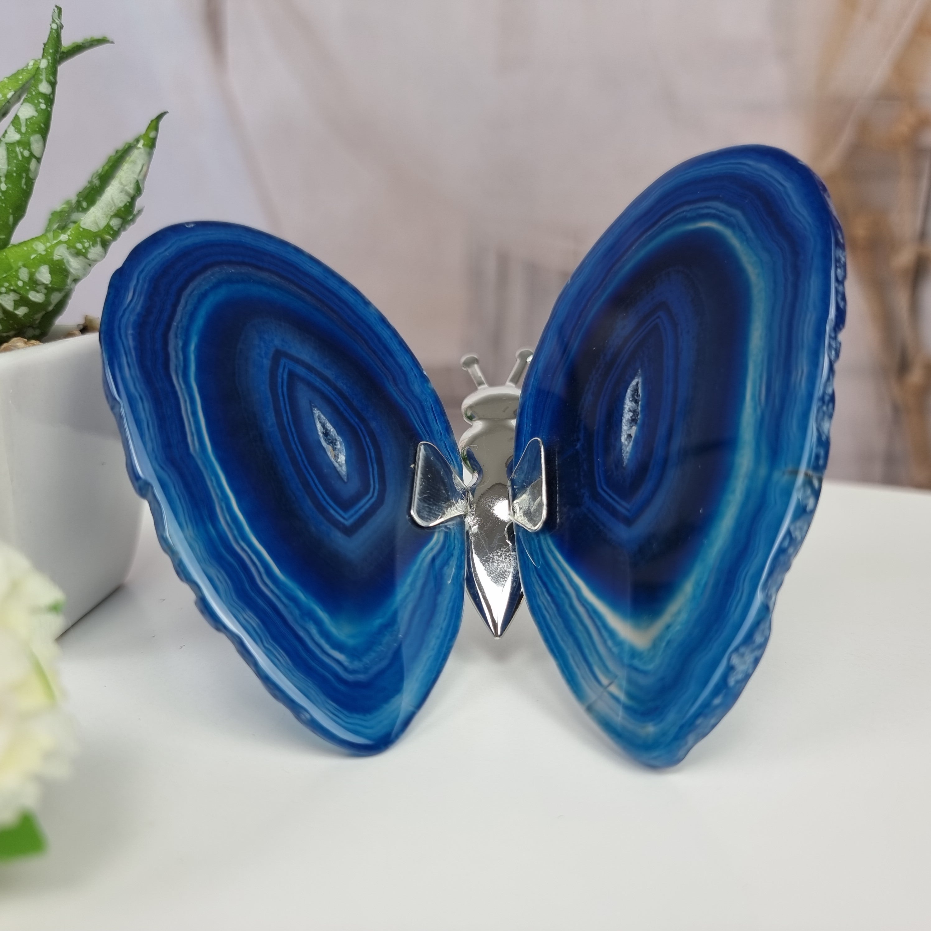 Natural Agate Butterflies Insect size 8 to 10 cm Silver and weighing 110 grams