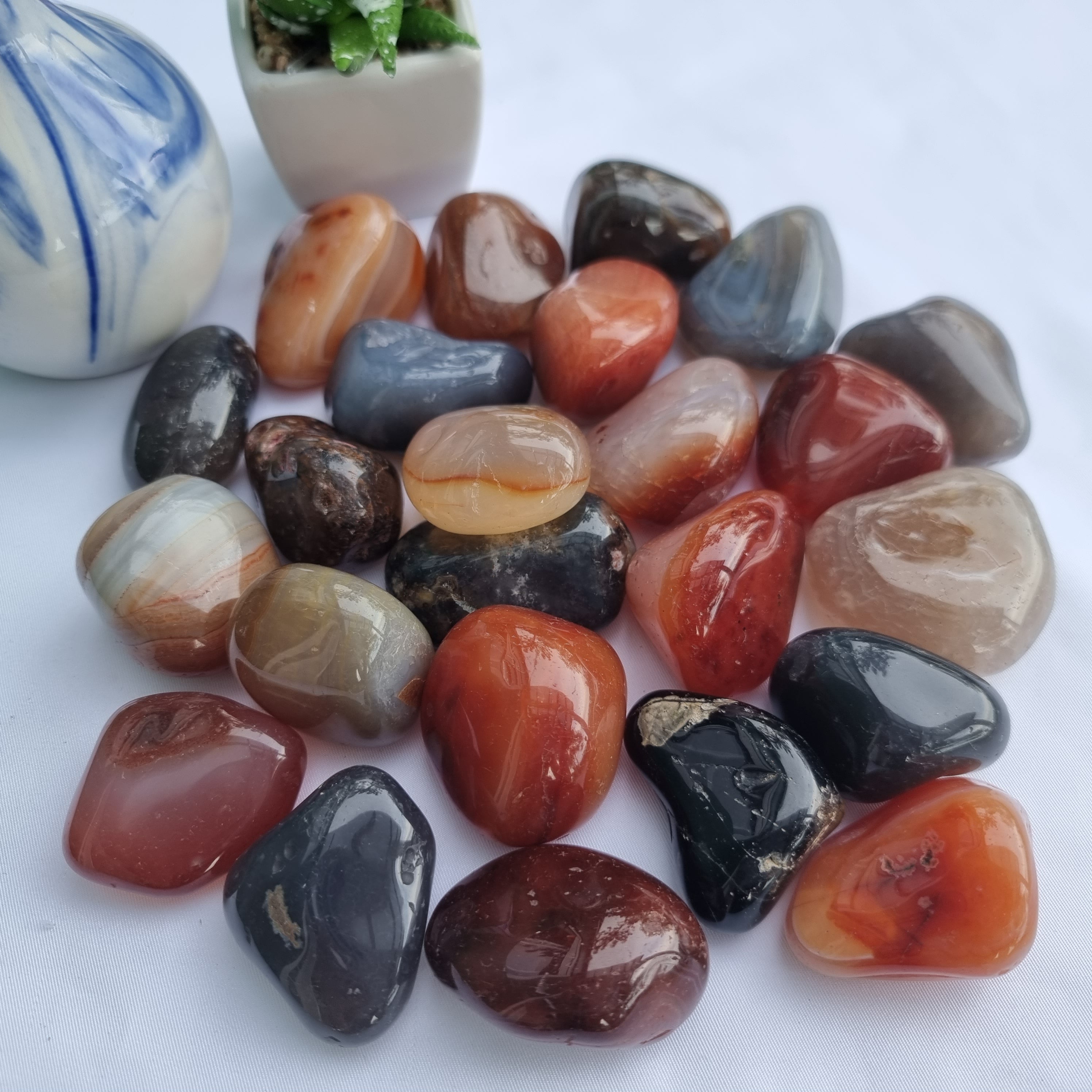 Pedras Roladas Ágatas Naturais Sortidas Polidas 3,5 a 4,5 cm Quantidade 1 kg