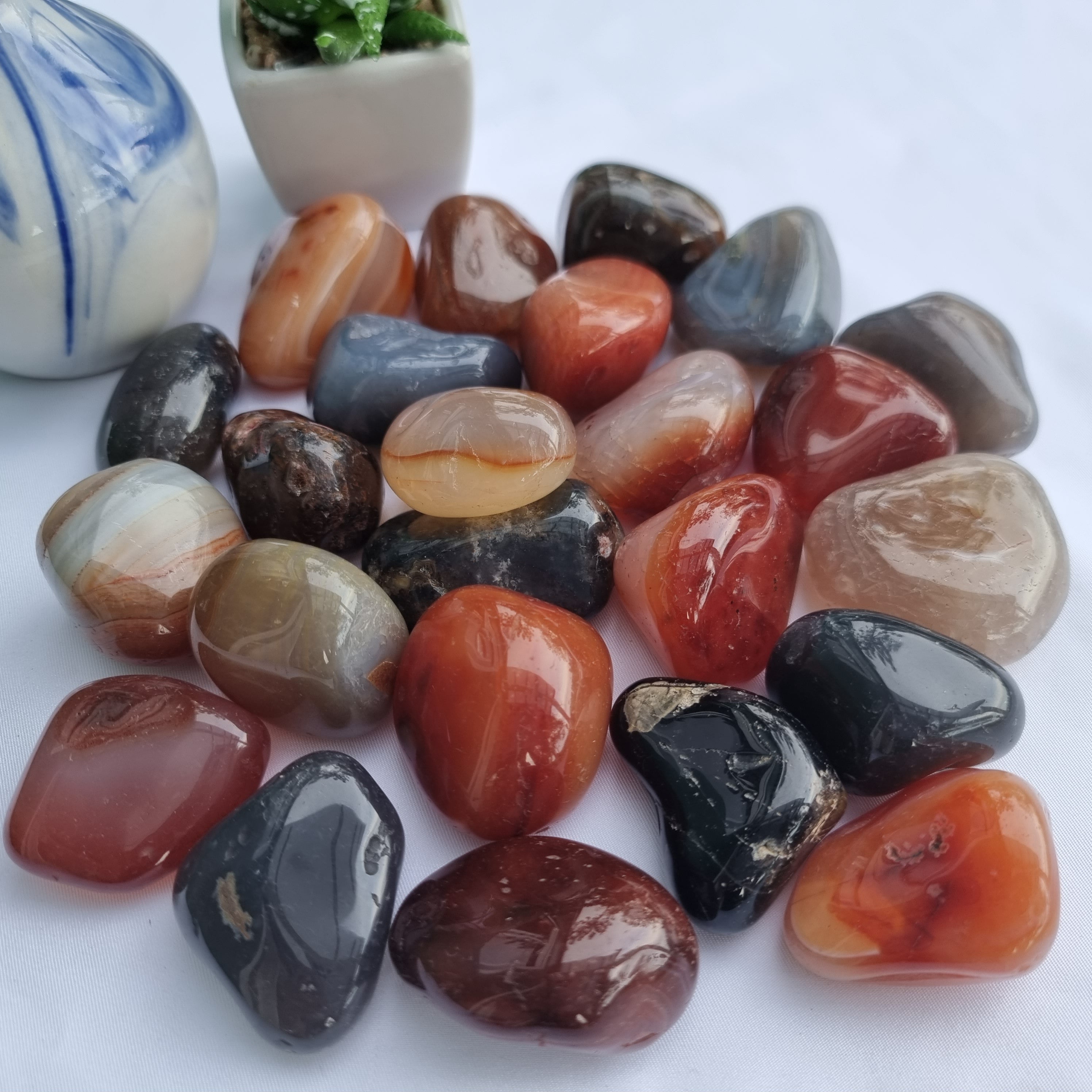 Pedras Roladas Ágatas Naturais Sortidas Polidas 3,5 a 4,5 cm Quantidade 1 kg