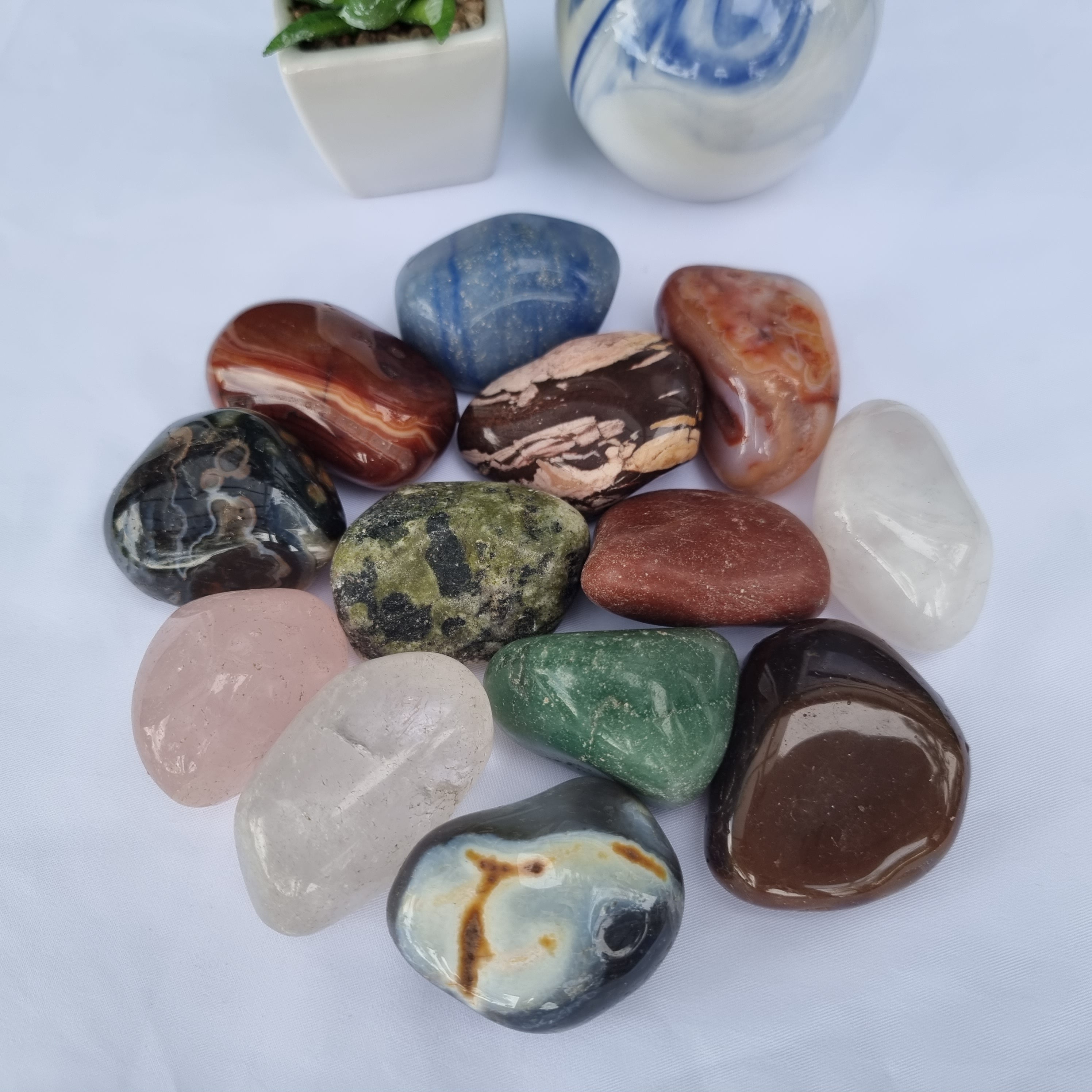 Pedras Roladas Naturais Sortidas Polidas 4,5 a 5,5 cm Quantidade 1 kg