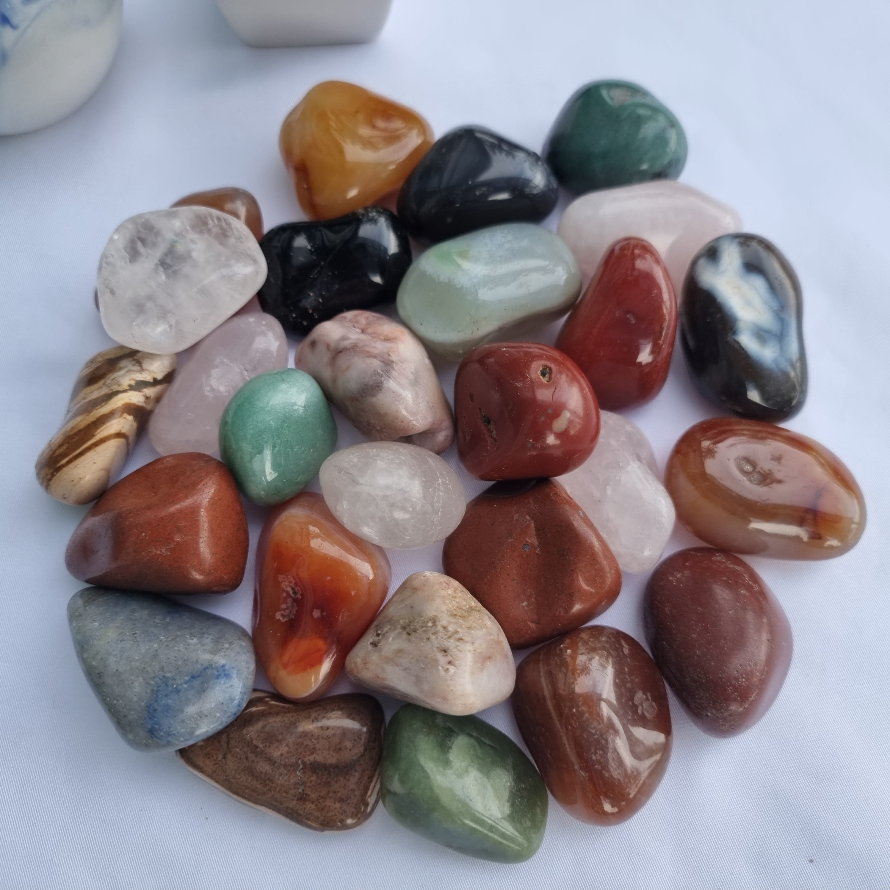 Pedras Roladas Naturais Sortidas Polidas 3,5 a 4,5 cm Quantidade 1 kg Best Quality