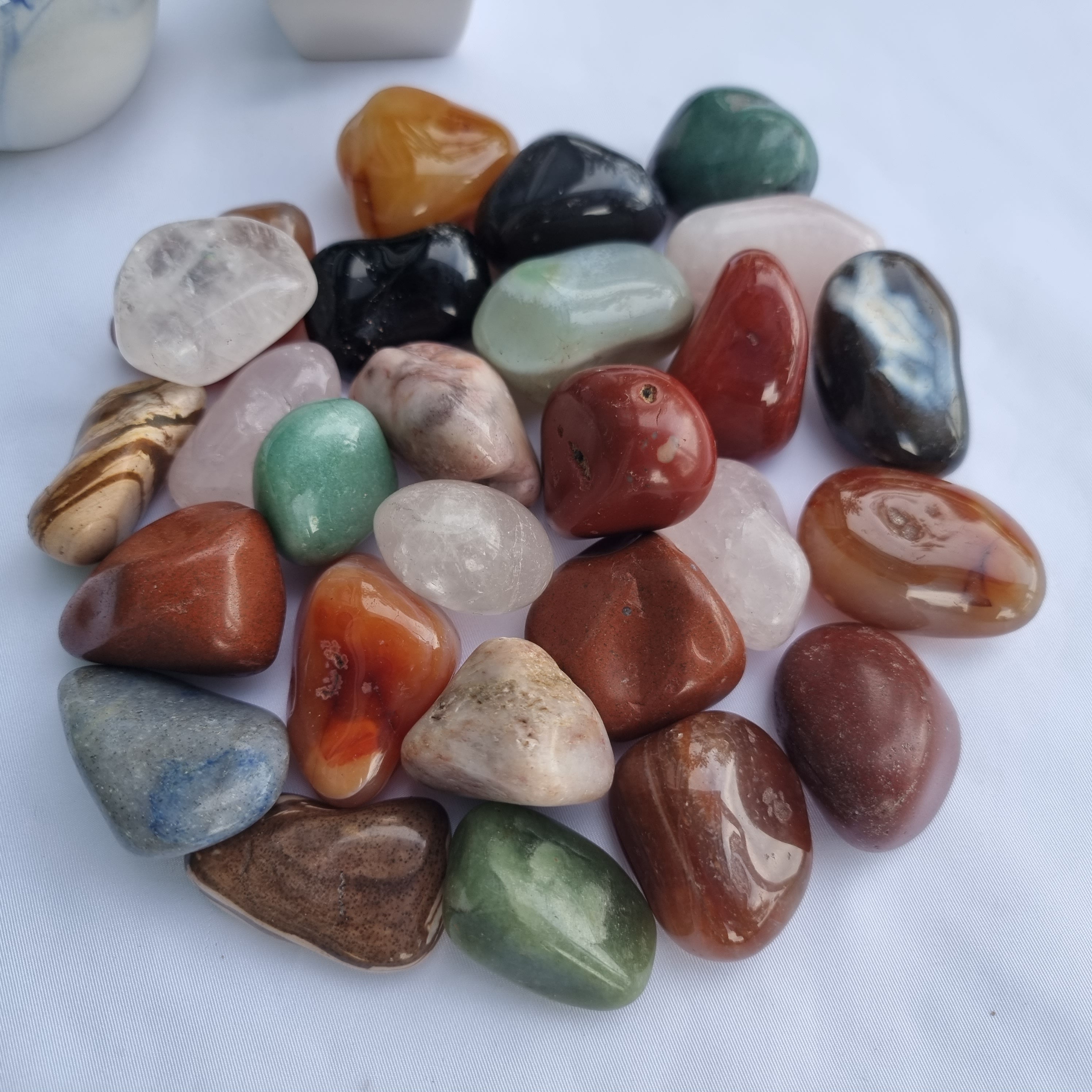 Pedras Roladas Naturais Sortidas Polidas 3,5 a 4,5 cm Quantidade 1 kg Best Quality