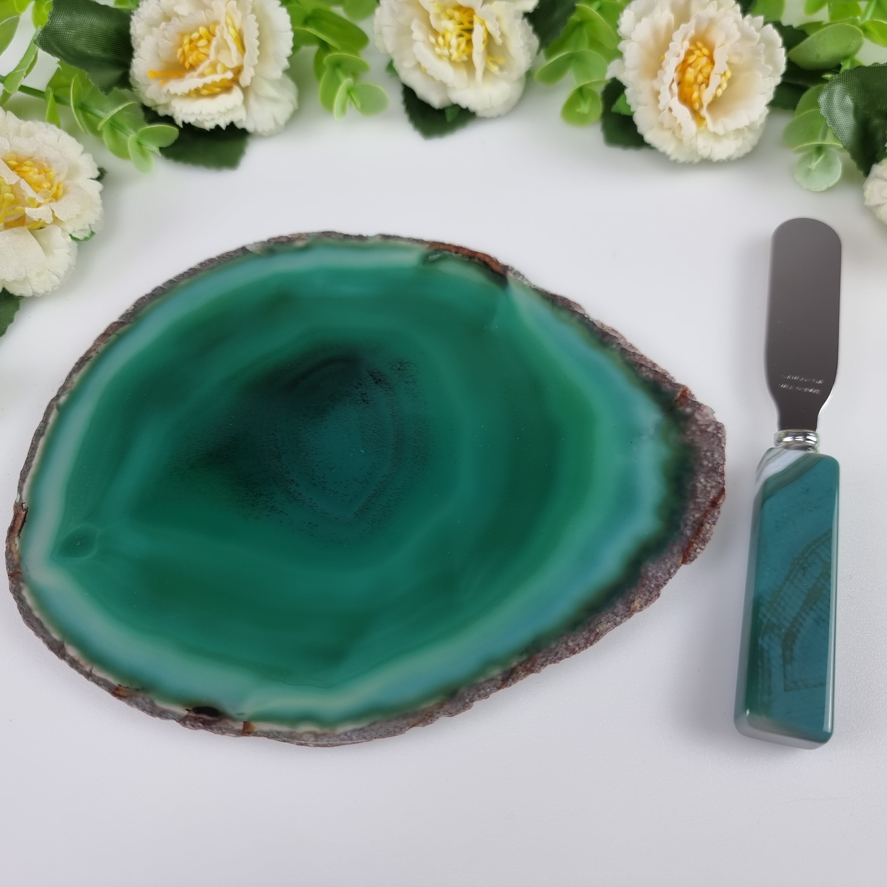 Porta Frios de Ágatas com Bordas Naturais e Espátula - Medida 15 a 18 cm 1 Peça