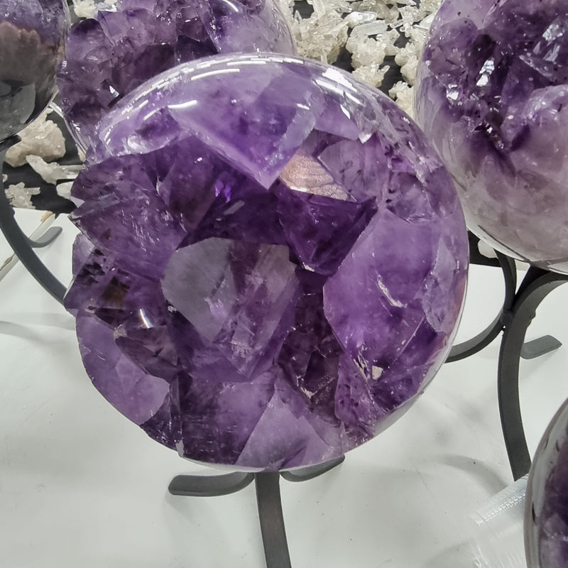 Esfera de Ametista Base de Ferro | Altura de 18 cm, 1 Peça, 1,520 kg | Energia, Beleza e Sofisticação