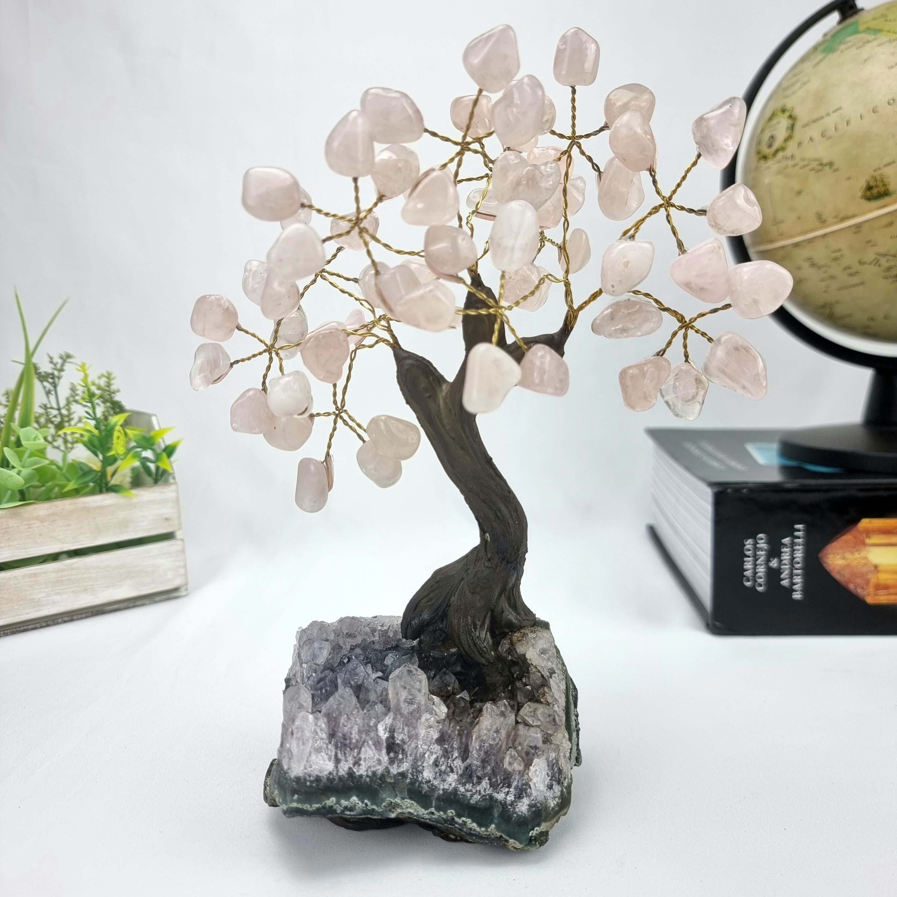 Árvore de QUARTZO ROSA Natural | 60 Pedras, 12 galhos | Base de Ametista com 15 cm altura - Peça Artesanal BR Crystals