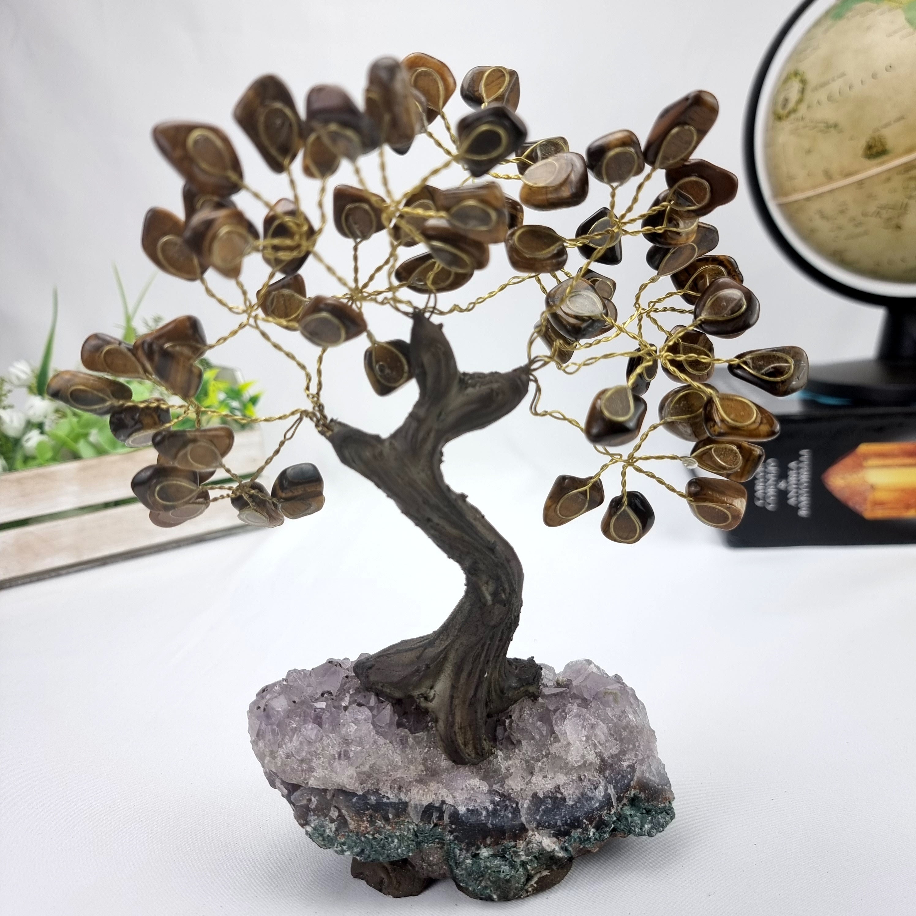 Árvore de OLHO DE TIGRE Natural | 60 Pedras, 12 galhos | Base de Ametista com 15 cm altura - Peça Artesanal BR Crystals