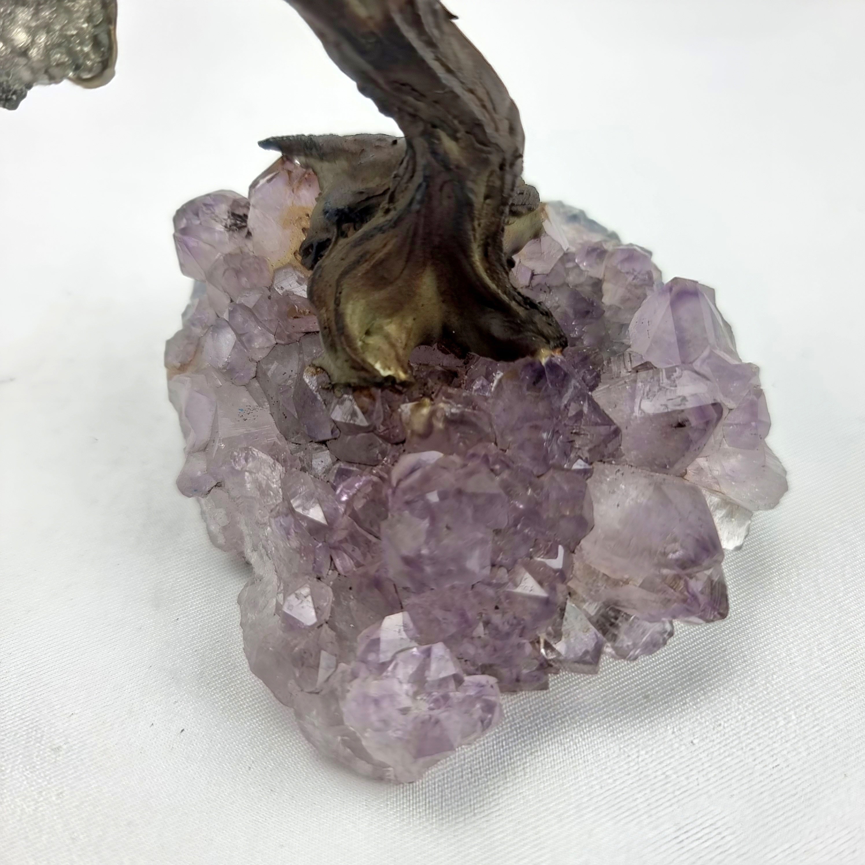 Árvore de PIRITA Natural | 60 Pedras, 12 galhos | Base de Ametista com 15 cm altura - Peça Artesanal BR Crystals
