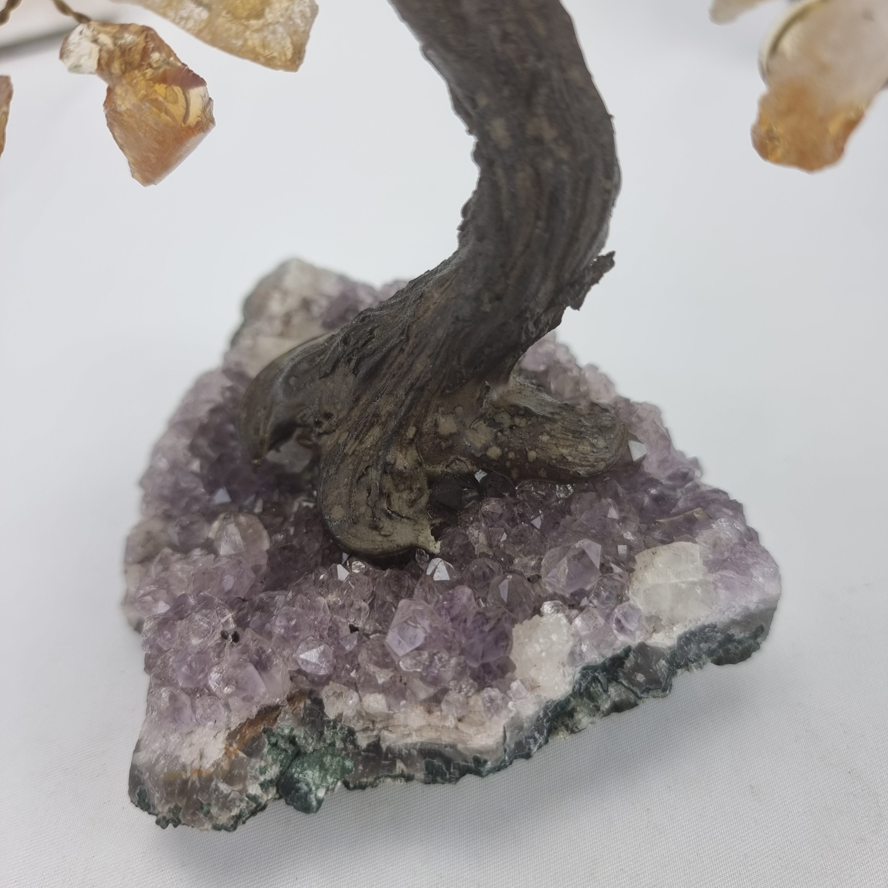 Árvore de CITRINO Natural | 60 Pedras, 12 galhos | Base de Ametista com 15 cm altura - Peça Artesanal BR Crystals