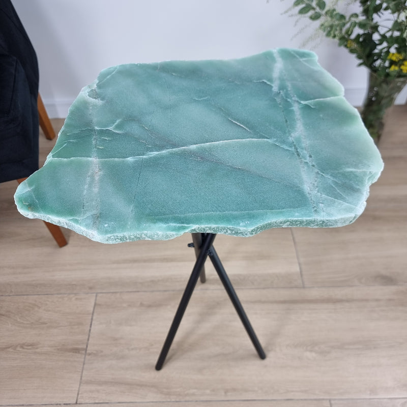 Mesa Lateral Quartzo Natural Verde Base Preta 60 CM Altura Peso 5 Kgs
