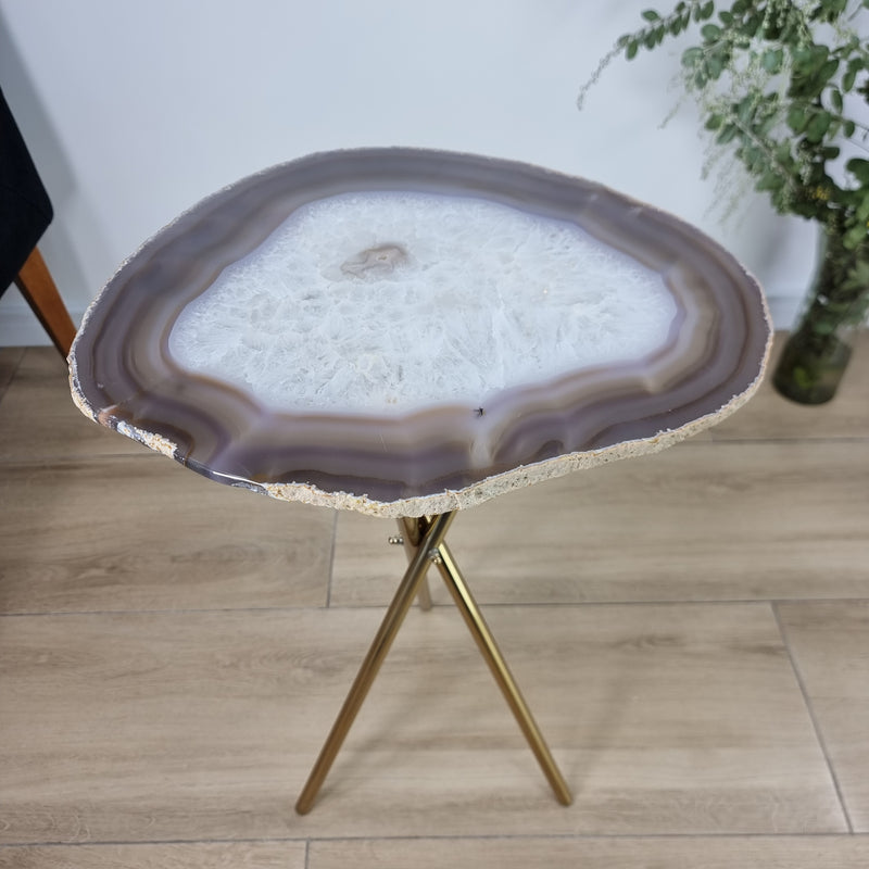 Mesa Lateral de Ágatas Naturais Finas Base dourada 60 cm Altura, Peso 5 kgs