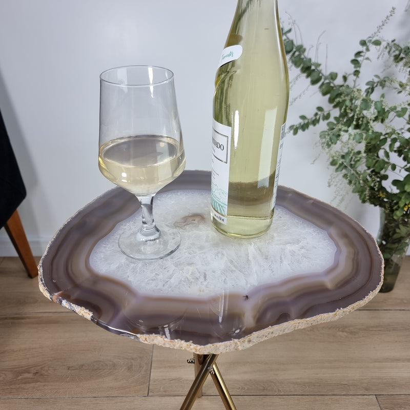 Mesa Lateral de Ágatas Naturais Finas Base dourada 60 cm Altura, Peso 5 kgs