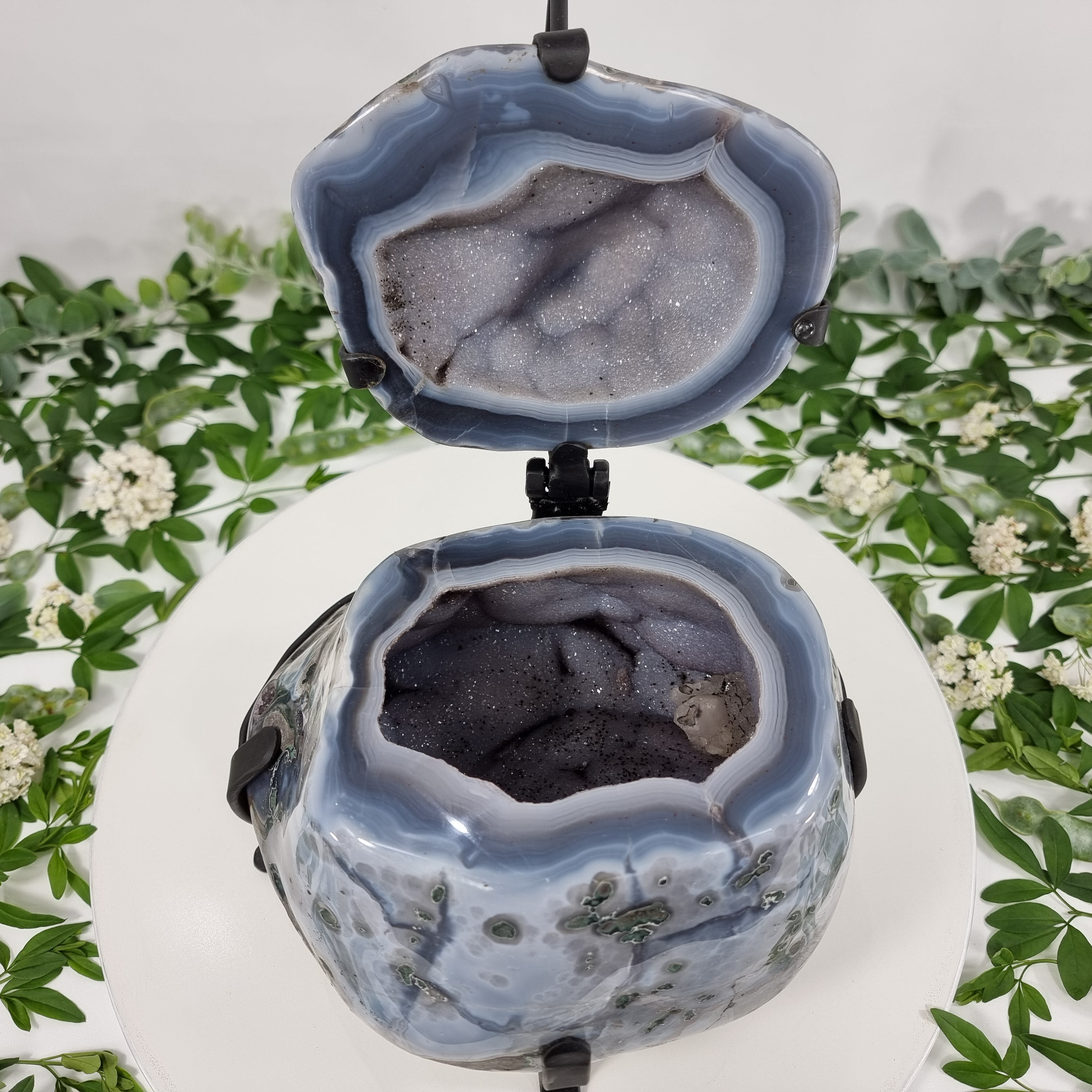 Porta joyas de geodas de ágata pulida con cristales de una pieza