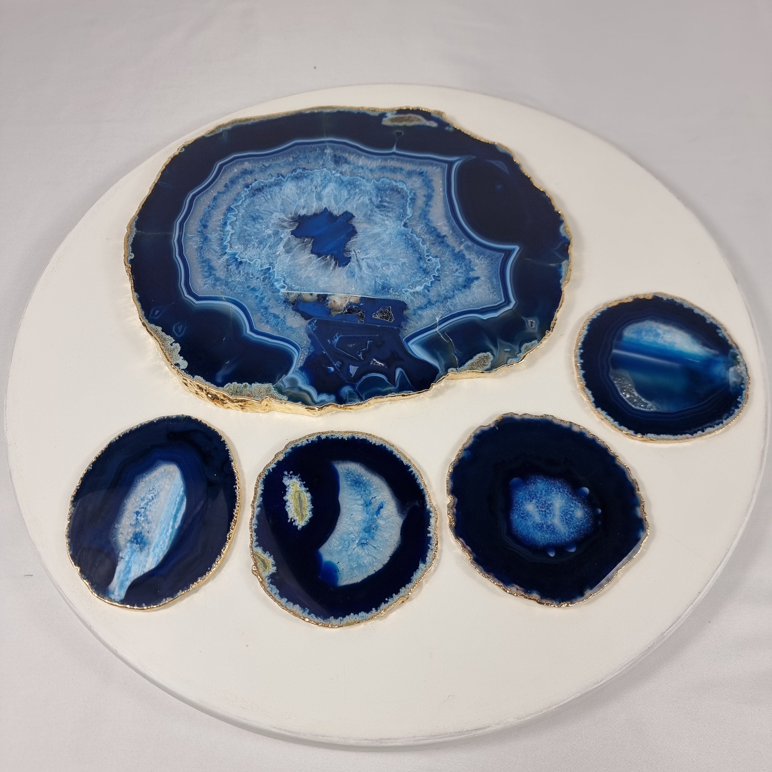 Bandeja com Porta Copos de Ágatas AZUIS Naturais | 5 Unidades | Tamanho 30 cm | Peça Artesanal BR Crystals