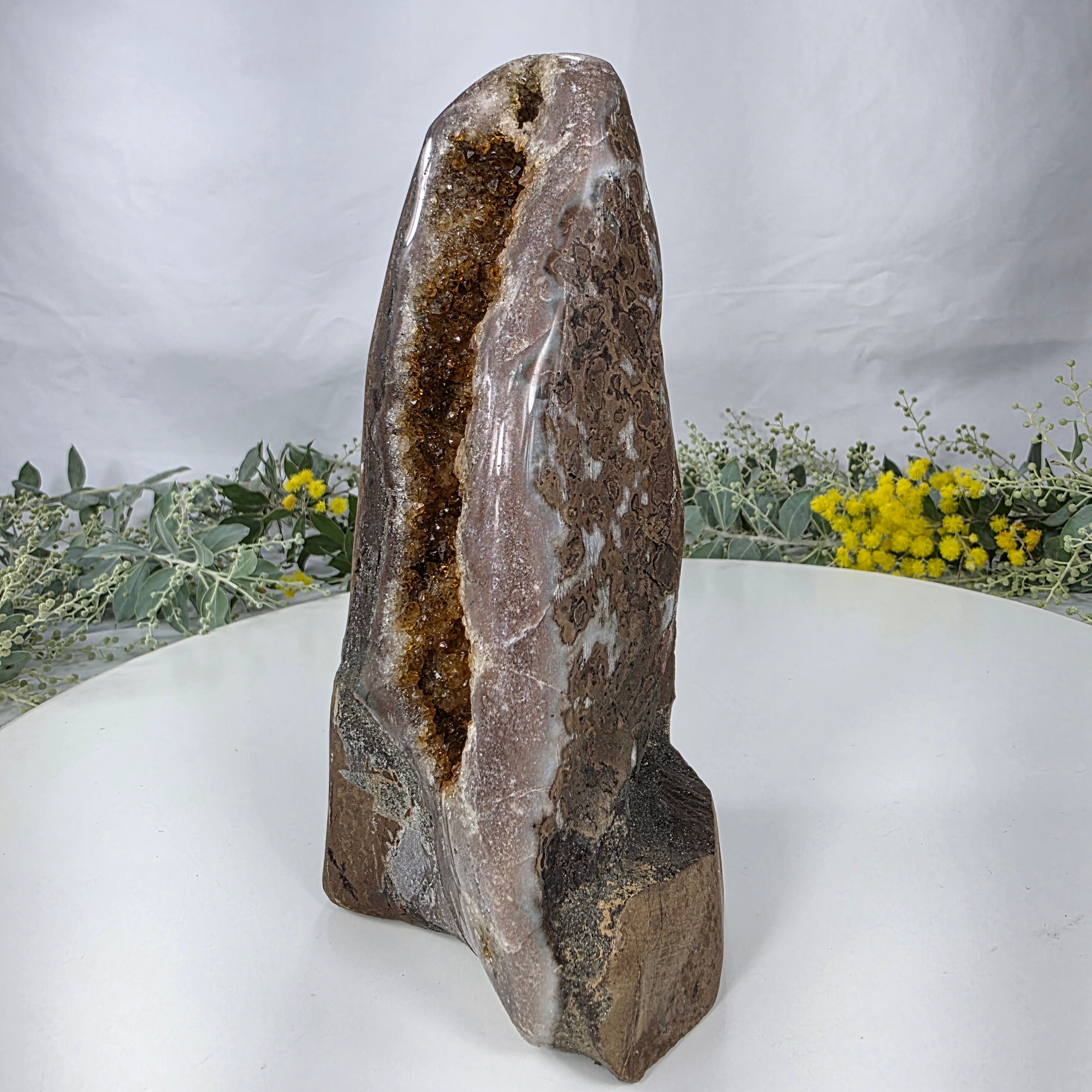 Capela de Citrino Especial | Peso 1,20 Kgs, Altura de 19 cm | Peça Artesanal BR Crystals