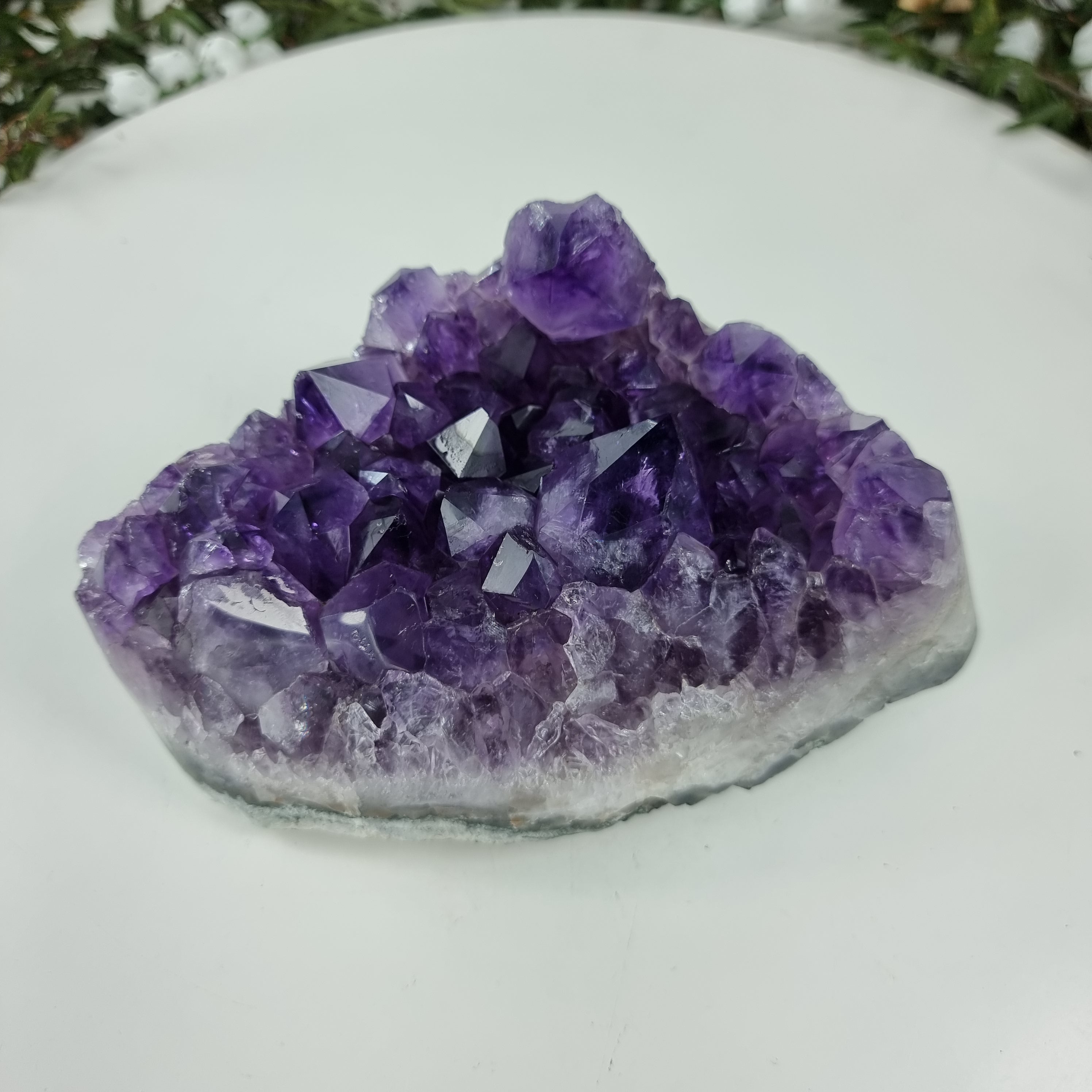 Ametista Drusa com Cristais Violeta peso com 1,573 Kgs, Energia, Beleza e Sofisticação