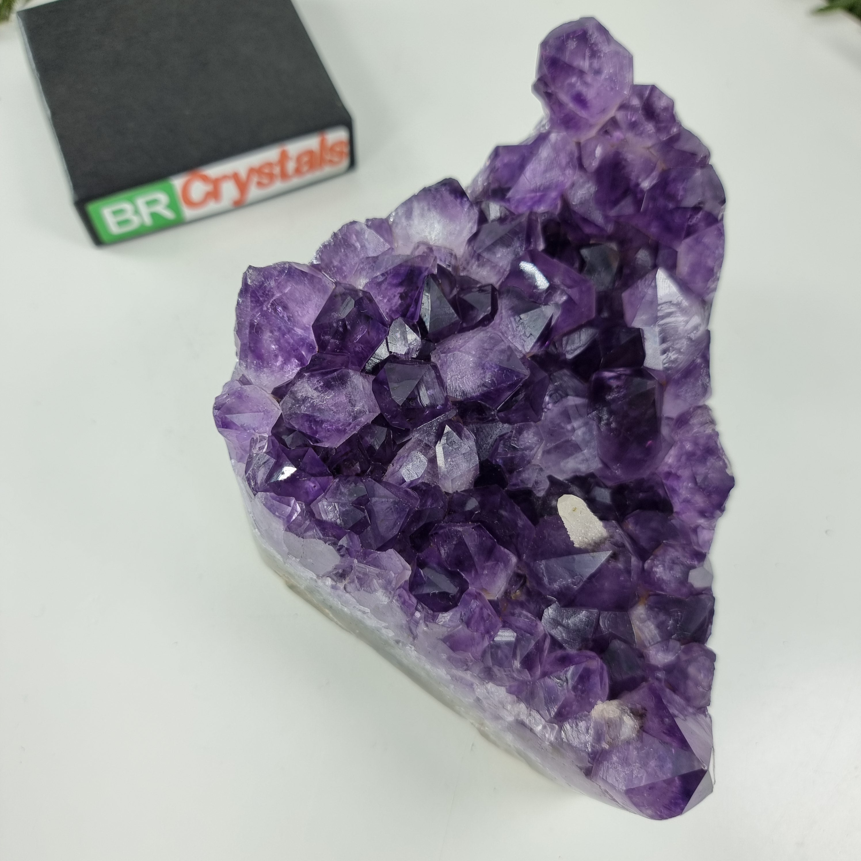 Ametista Drusa com Cristais Violeta peso com 1,678 Kgs, Energia, Beleza e Sofisticação