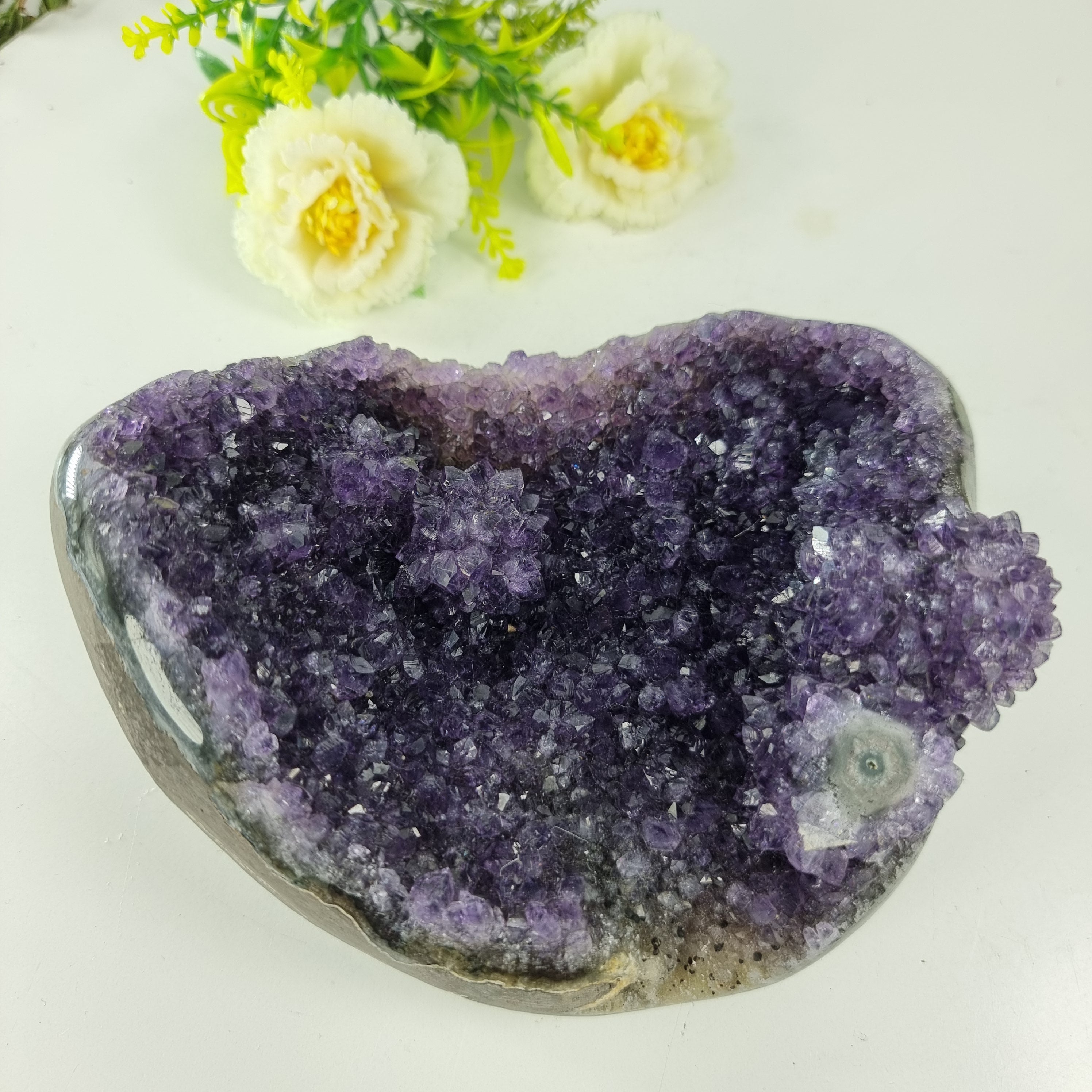 Ametista Drusa com Cristais Violeta peso com 0,95 Kg, Energia, Beleza e Sofisticação