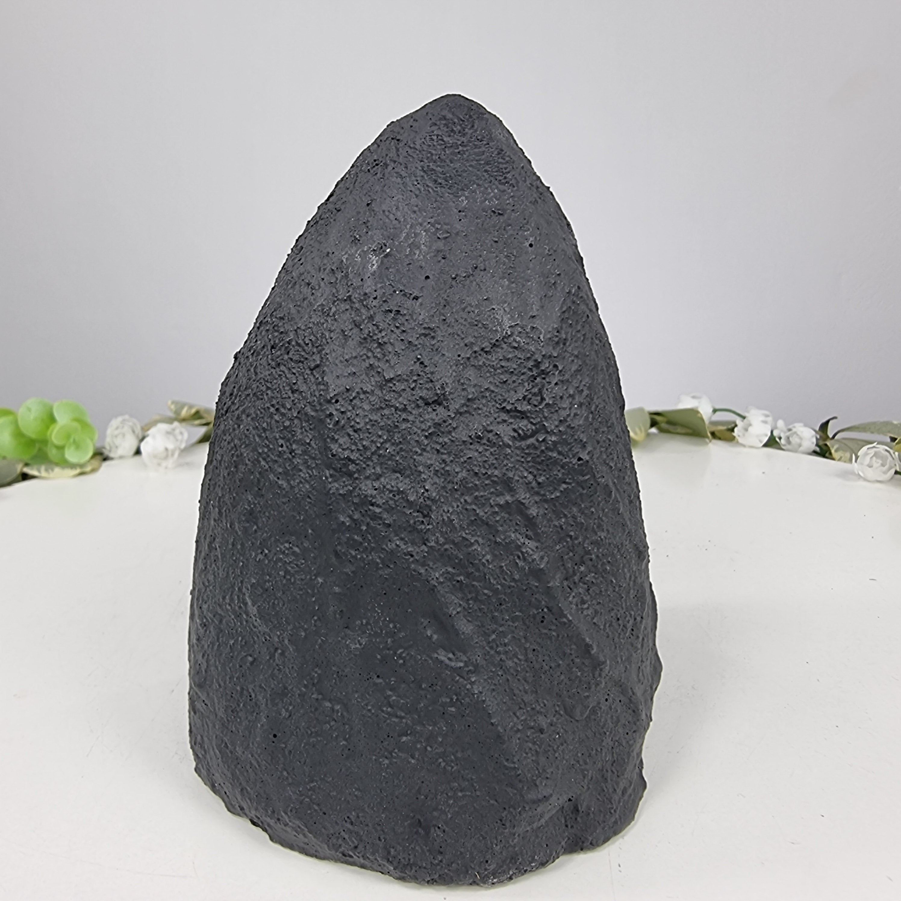 Capela em Ametista Bruta Drusa - Geodo de Ametista 1,10 Kgs, Energia, Beleza e Sofisticação