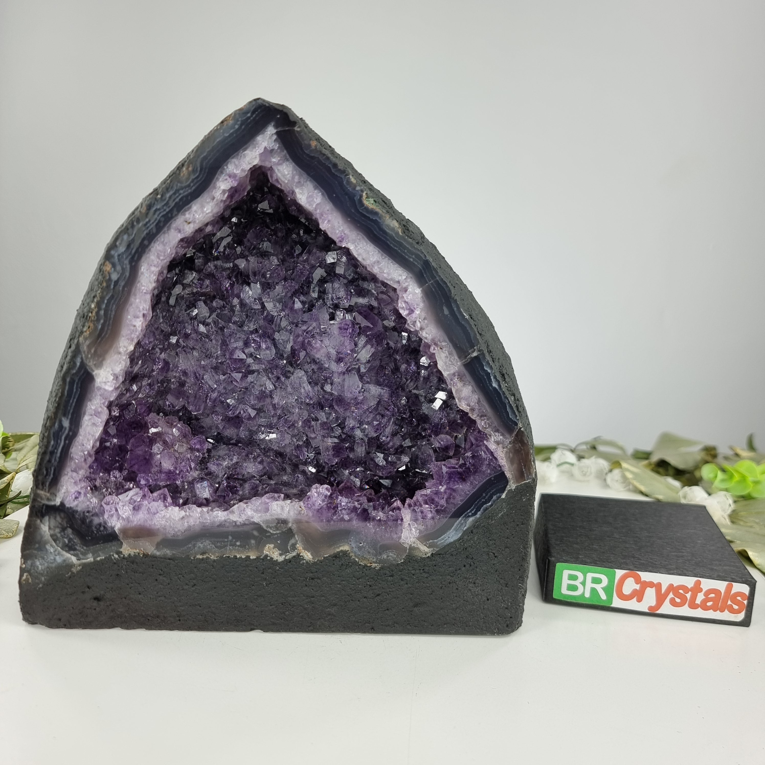 Capela em Ametista Bruta Drusa - Geodo de Ametista 6,80 Kgs, Energia, Beleza e Sofisticação