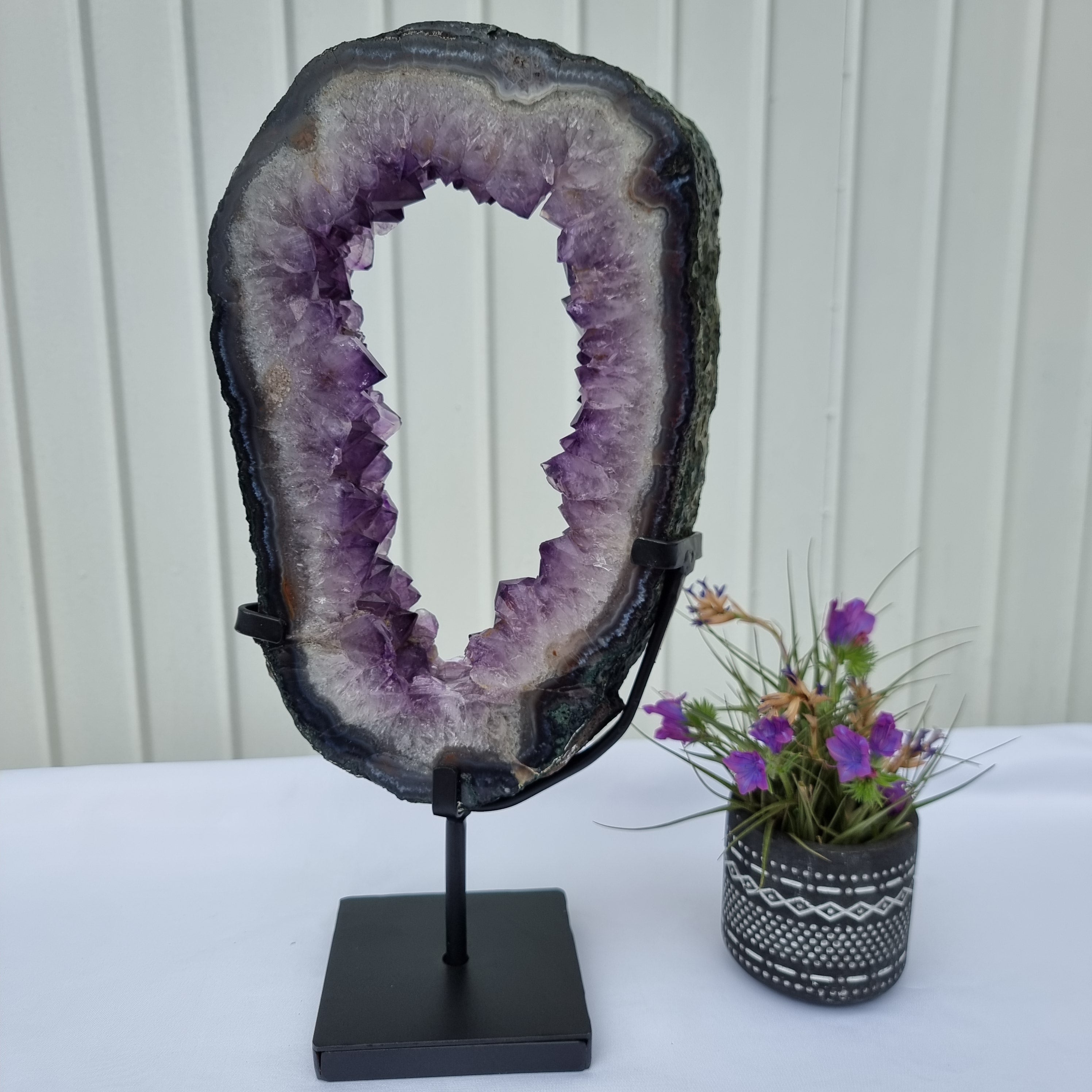 Argola de Ametista com Cristais Roxos | Base de ferro Preta | Peso 3,00 kgs, Altura 35 cm | Energia, Beleza e Sofisticação