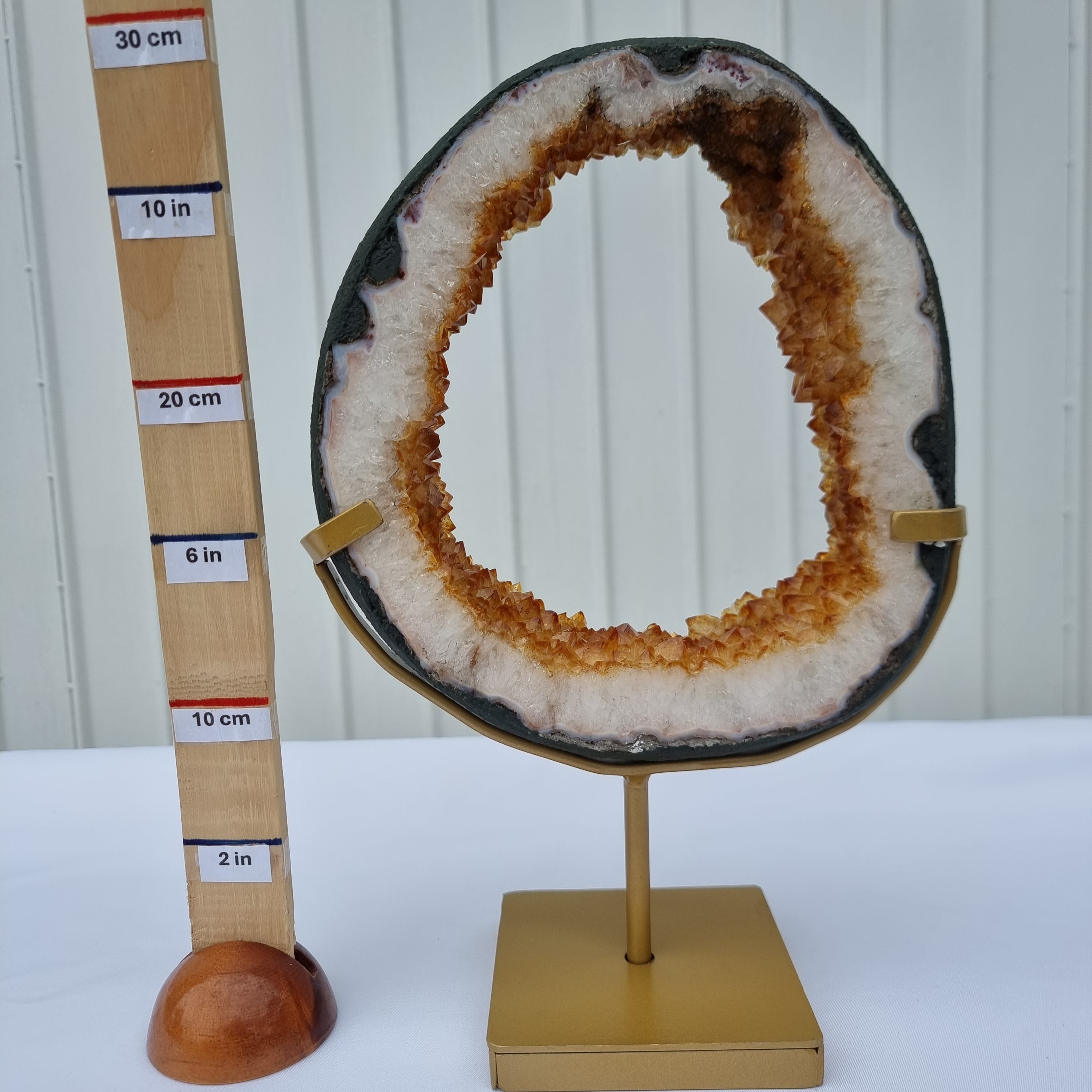 Argola de CITRINO Especial | Base de ferro Preta | Peso 2,30 kgs, Altura 31 cm | Energia, Beleza e Sofisticação | Peça Artesanal BR Crystals&nbsp;