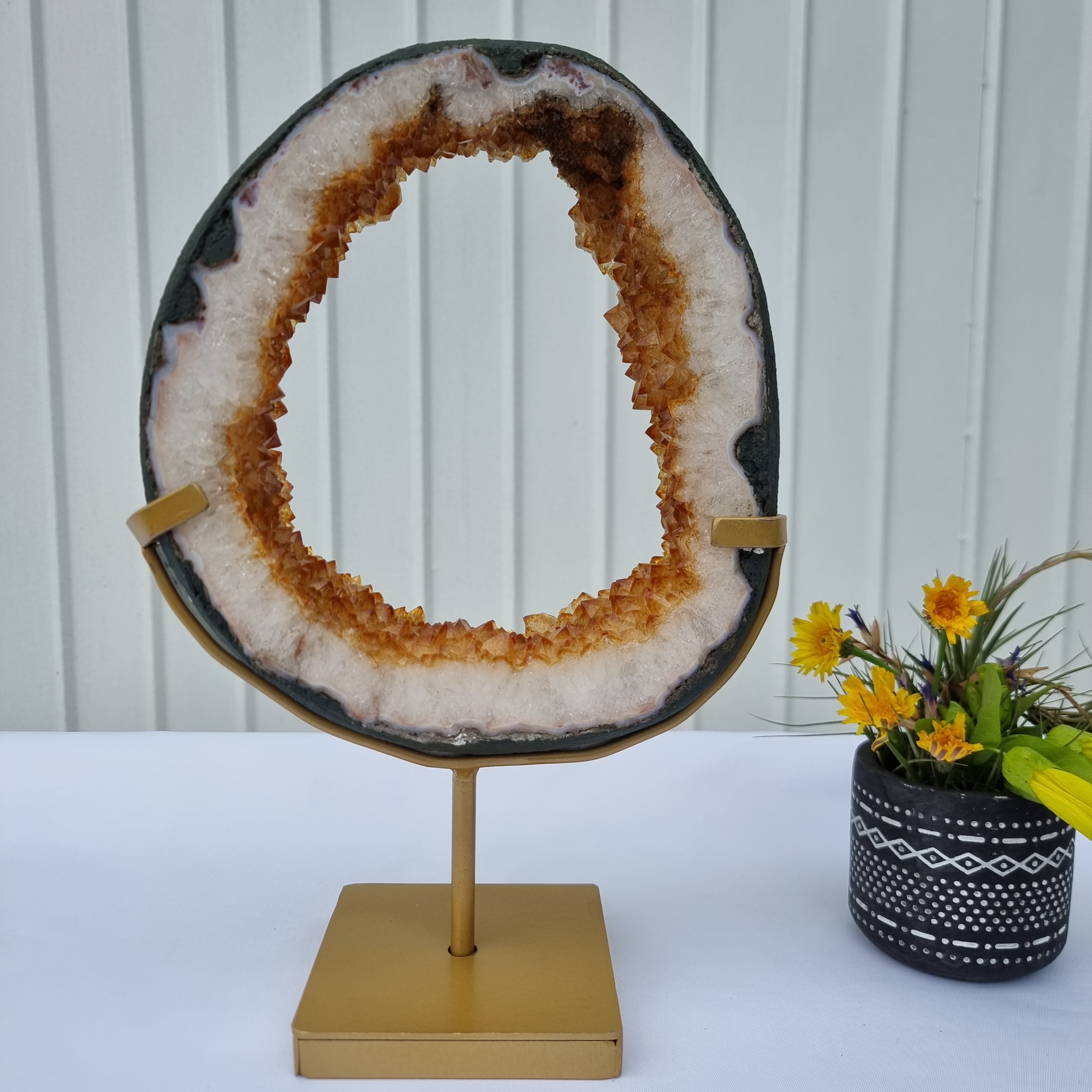 Argola de CITRINO Especial | Base de ferro Preta | Peso 2,30 kgs, Altura 31 cm | Energia, Beleza e Sofisticação | Peça Artesanal BR Crystals&nbsp;