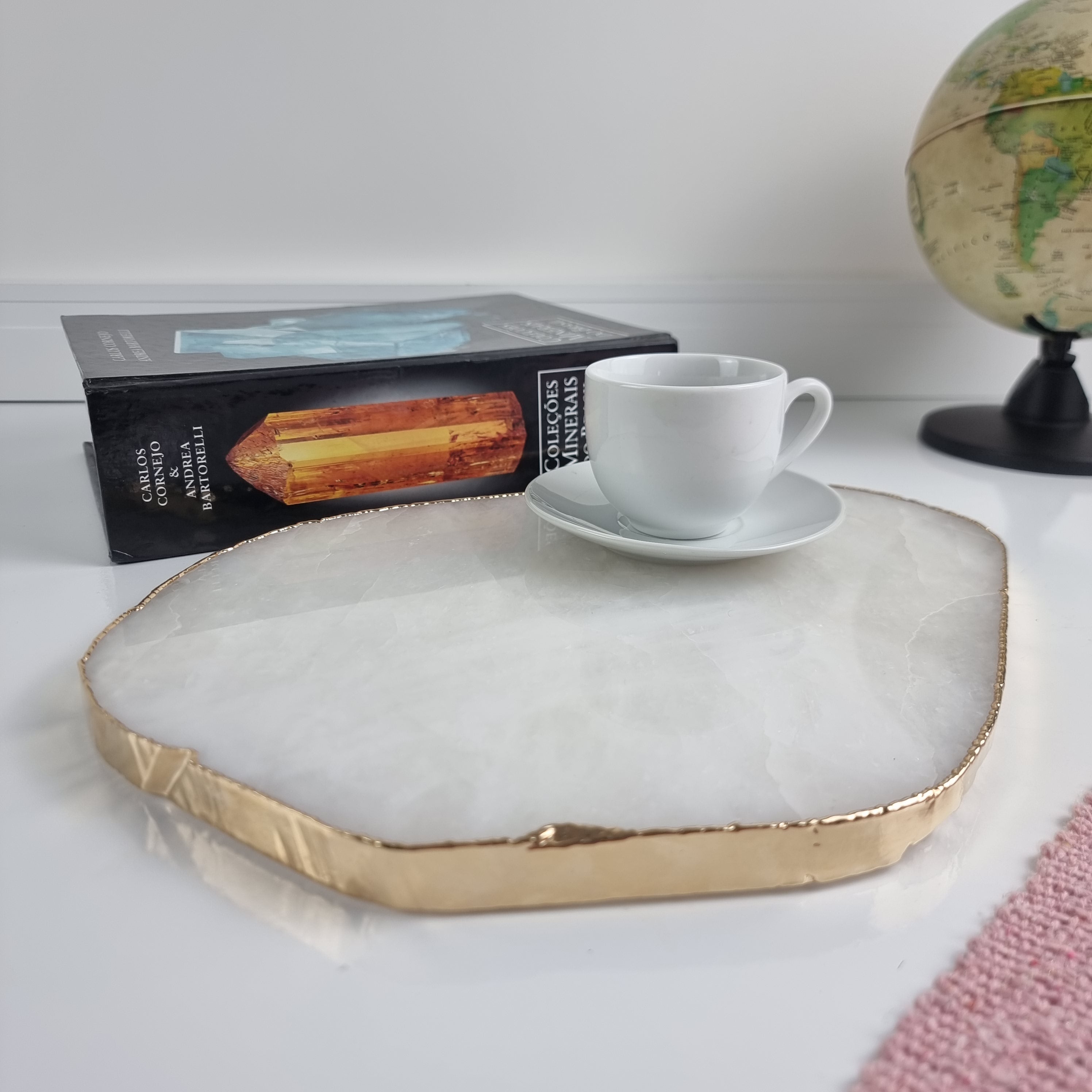 Bandejas de Quartzo com BORDAS DOURADAS tamanho 30 a 35 cm e peso de 3 kgs