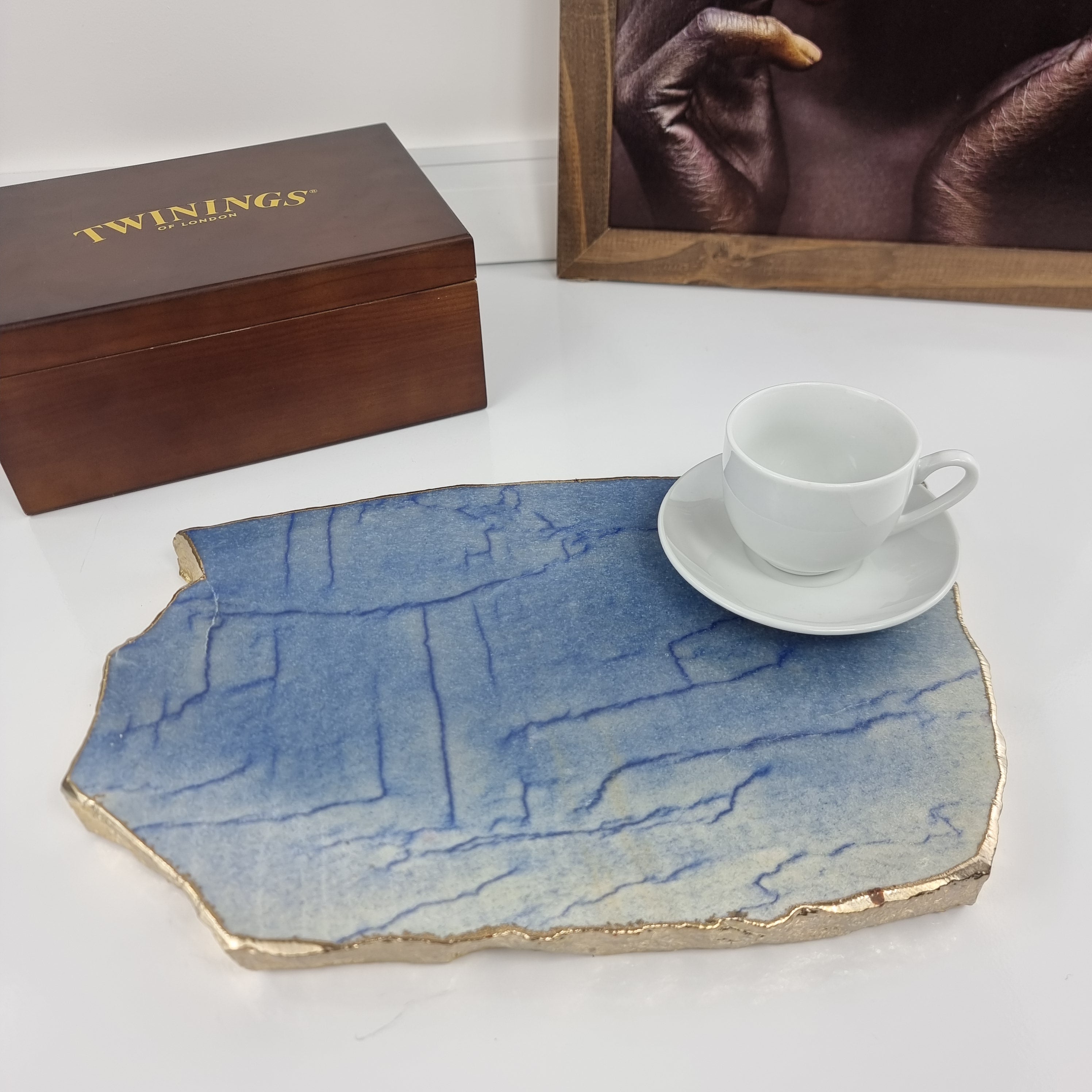 Bandejas de Quartzo com BORDAS DOURADAS tamanho 30 a 35 cm e peso de 3 kgs