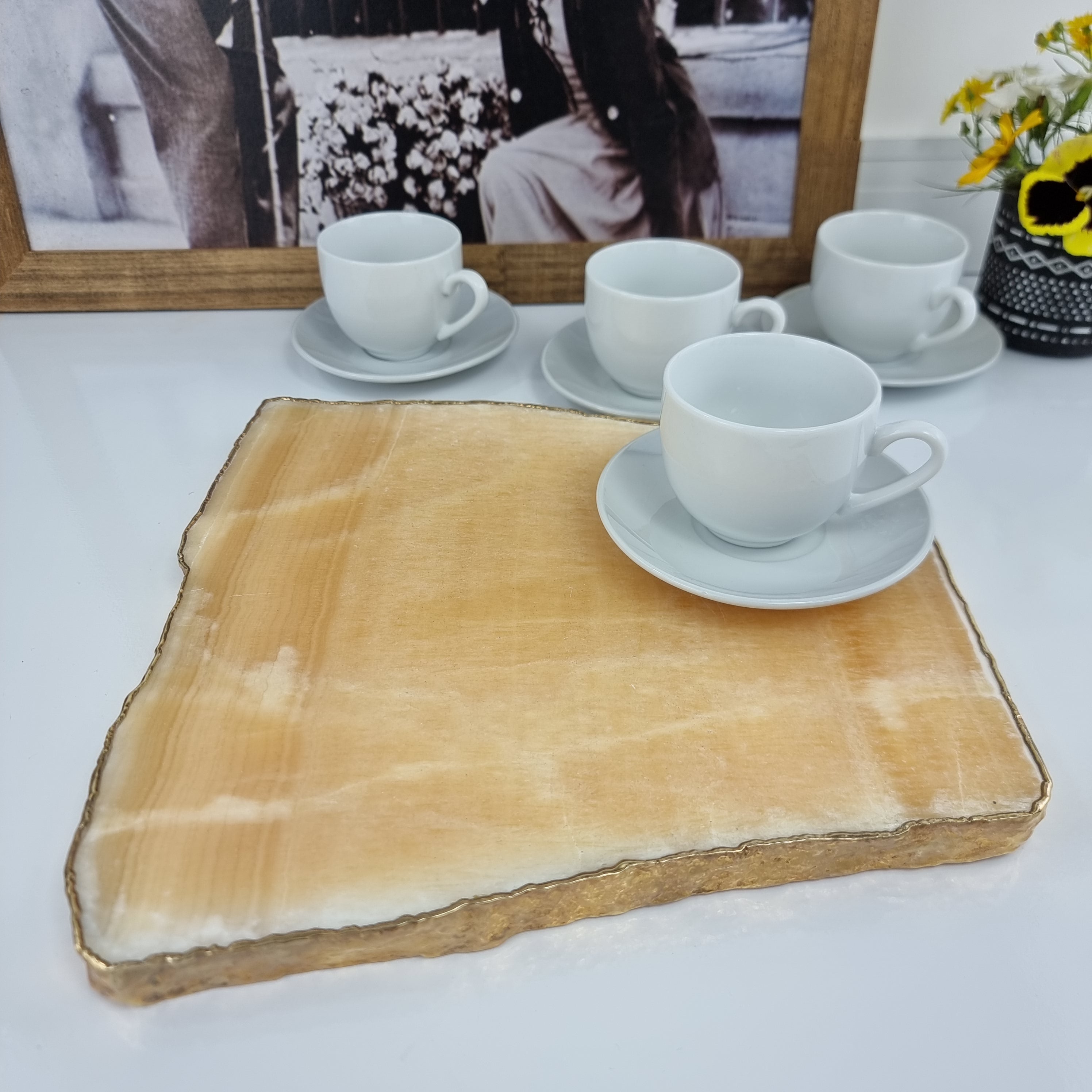 Bandejas de Quartzo com BORDAS DOURADAS tamanho 30 a 35 cm e peso de 3 kgs