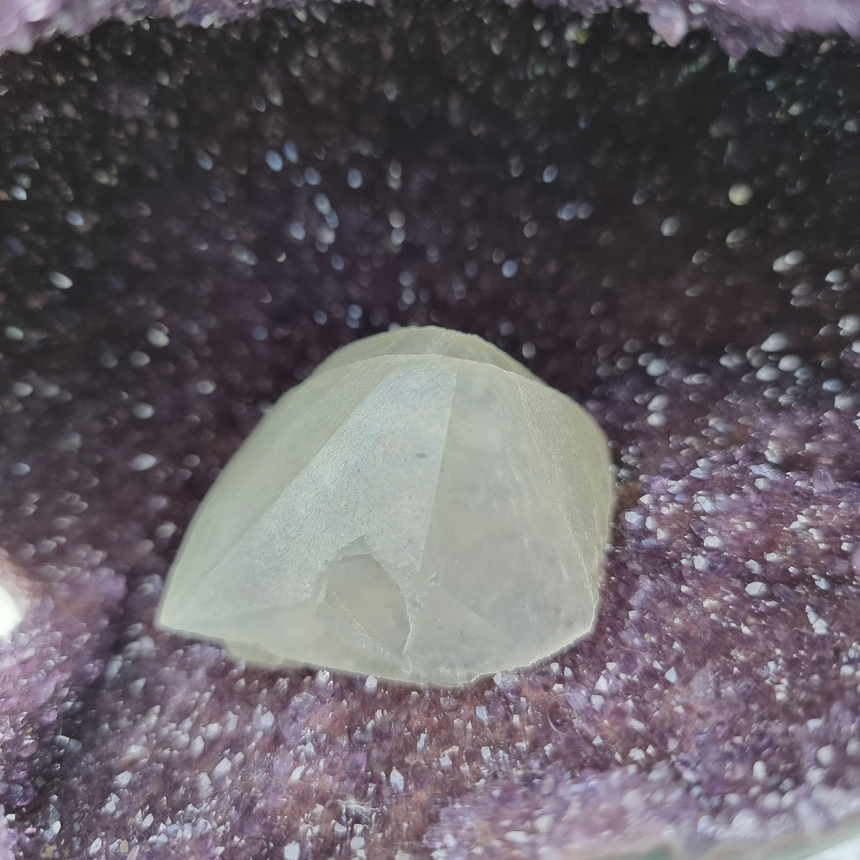 Coração de Ametista Especial | Peso 1,45 Kgs, Altura 13 cm | Energia, Beleza e Sofisticação