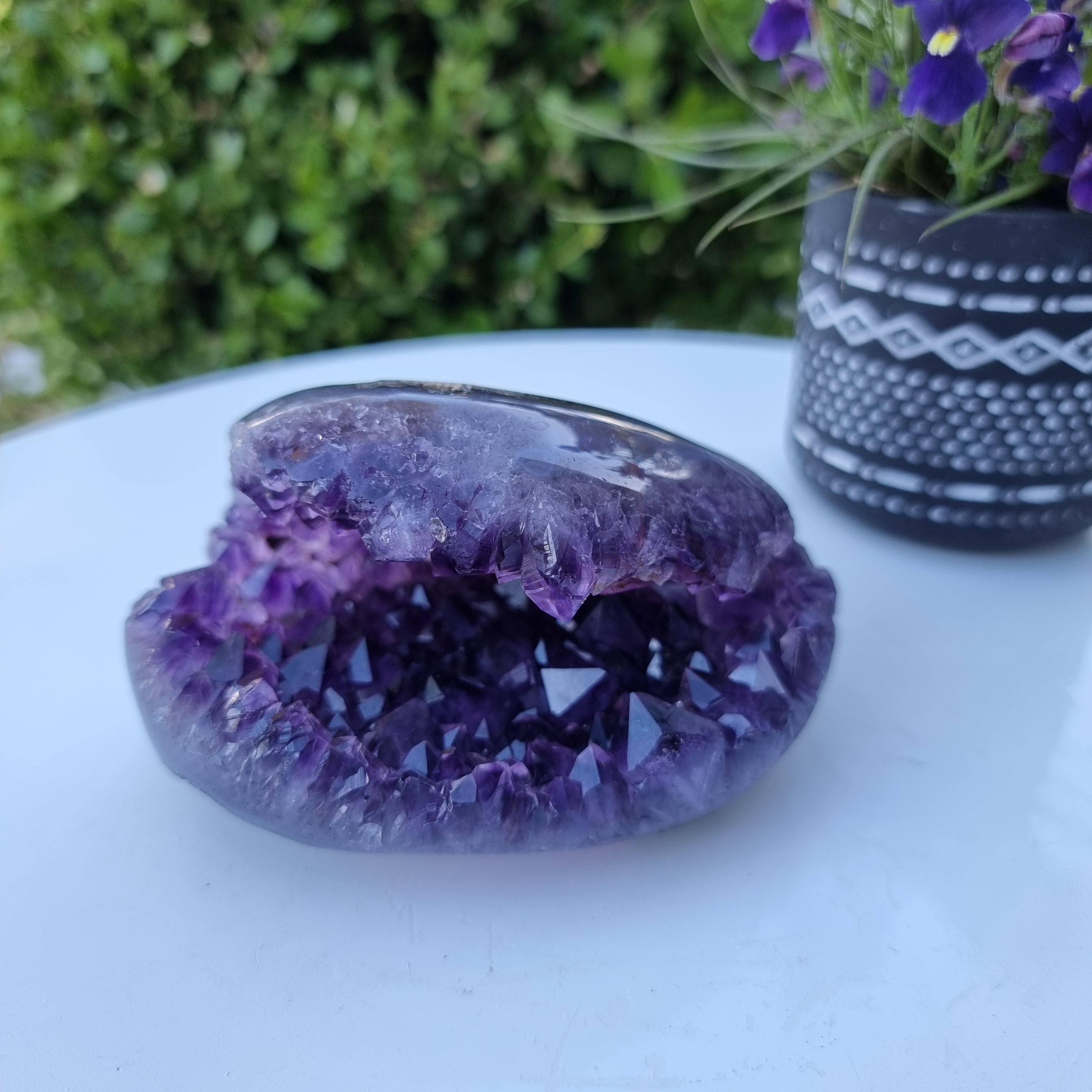 Drusa de Ametista Especial | Peso 0,95 Kgs, Largura 11 cm | Energia, Beleza e Sofisticação