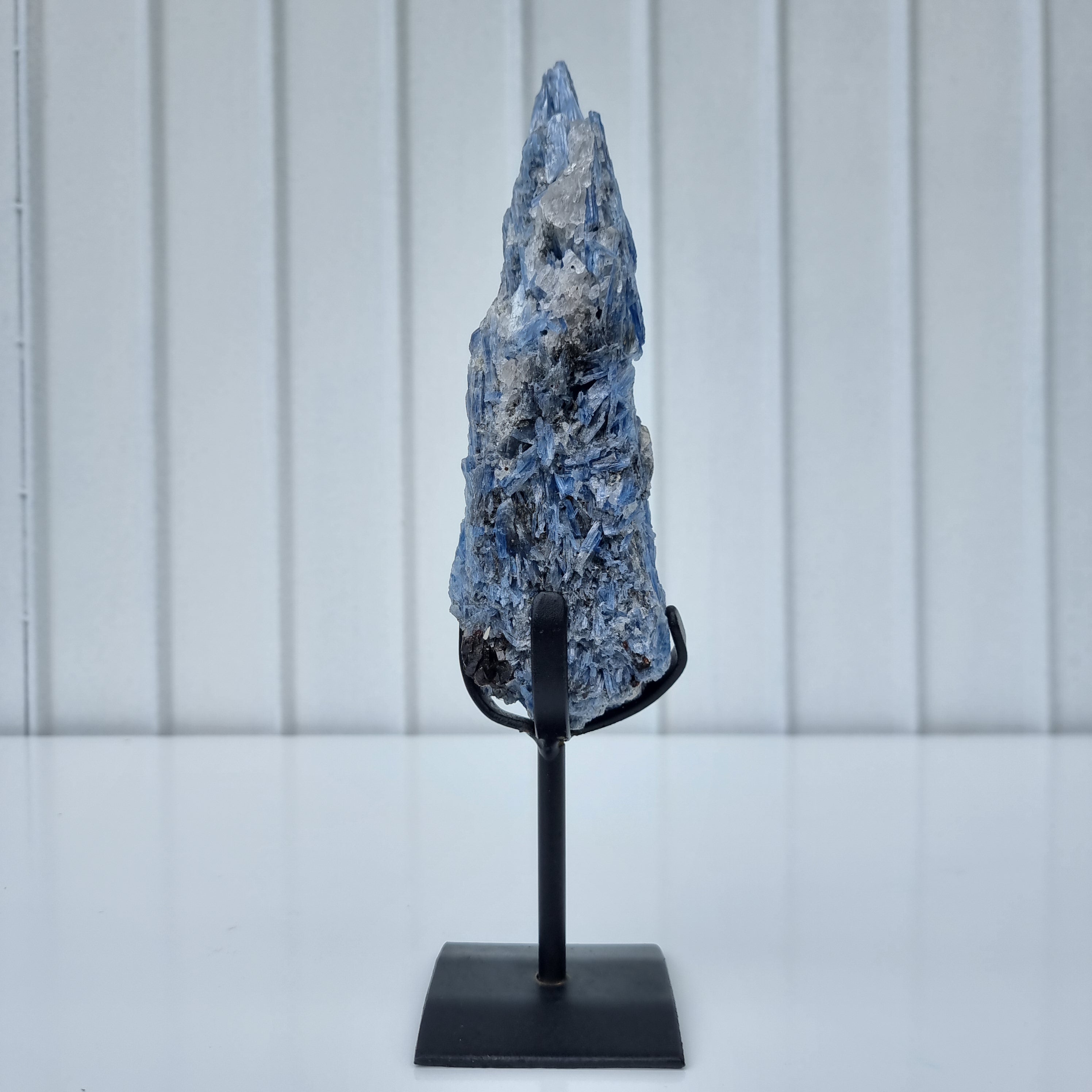 Cianita Natural Especial | Peso 0,95 Kgs, Altura 29 cm | Energia, Beleza e Sofisticação