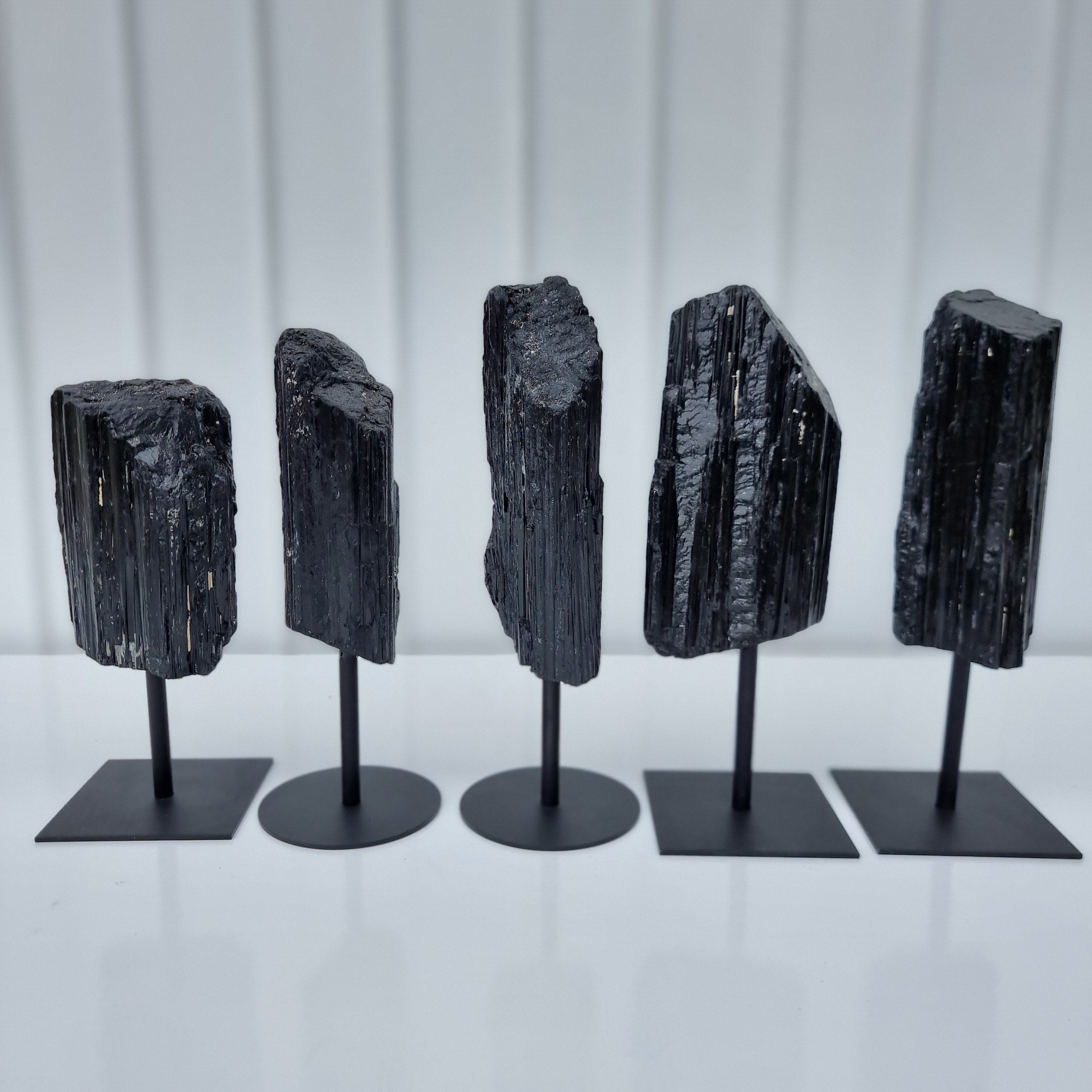 Turmalina Negra Natural Super Especial | Peso 1,00 Kgs, Altura 20 cm | Energia, Beleza e Sofisticação