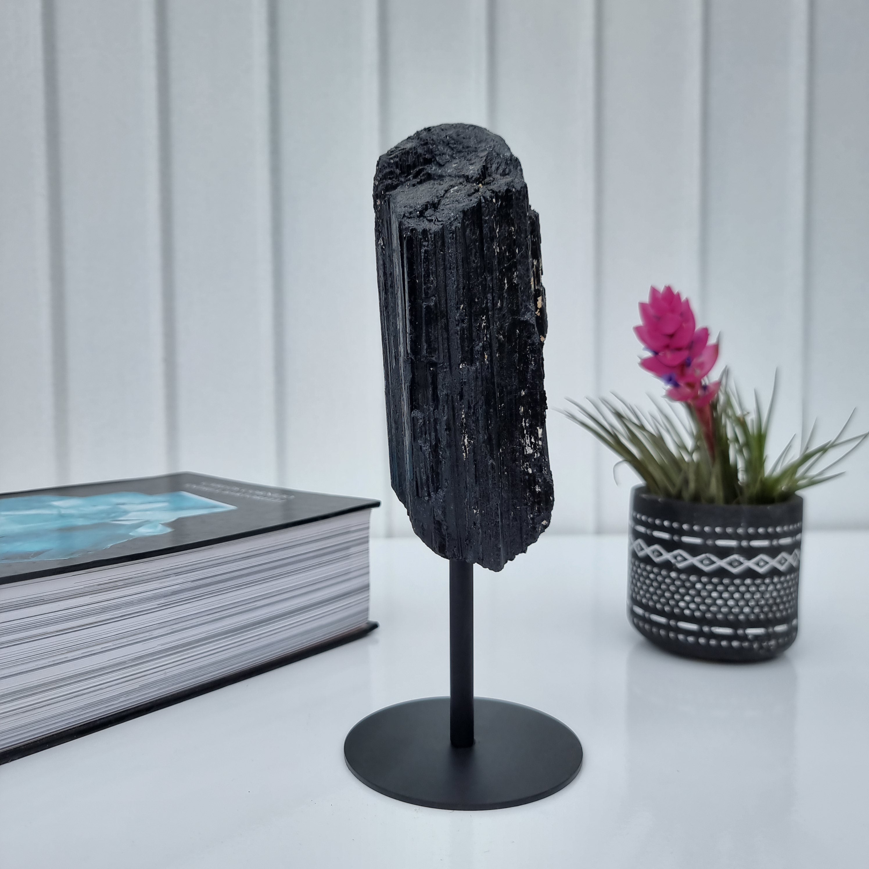 Turmalina Negra Natural Super Especial | Peso 1,00 Kgs, Altura 20 cm | Energia, Beleza e Sofisticação