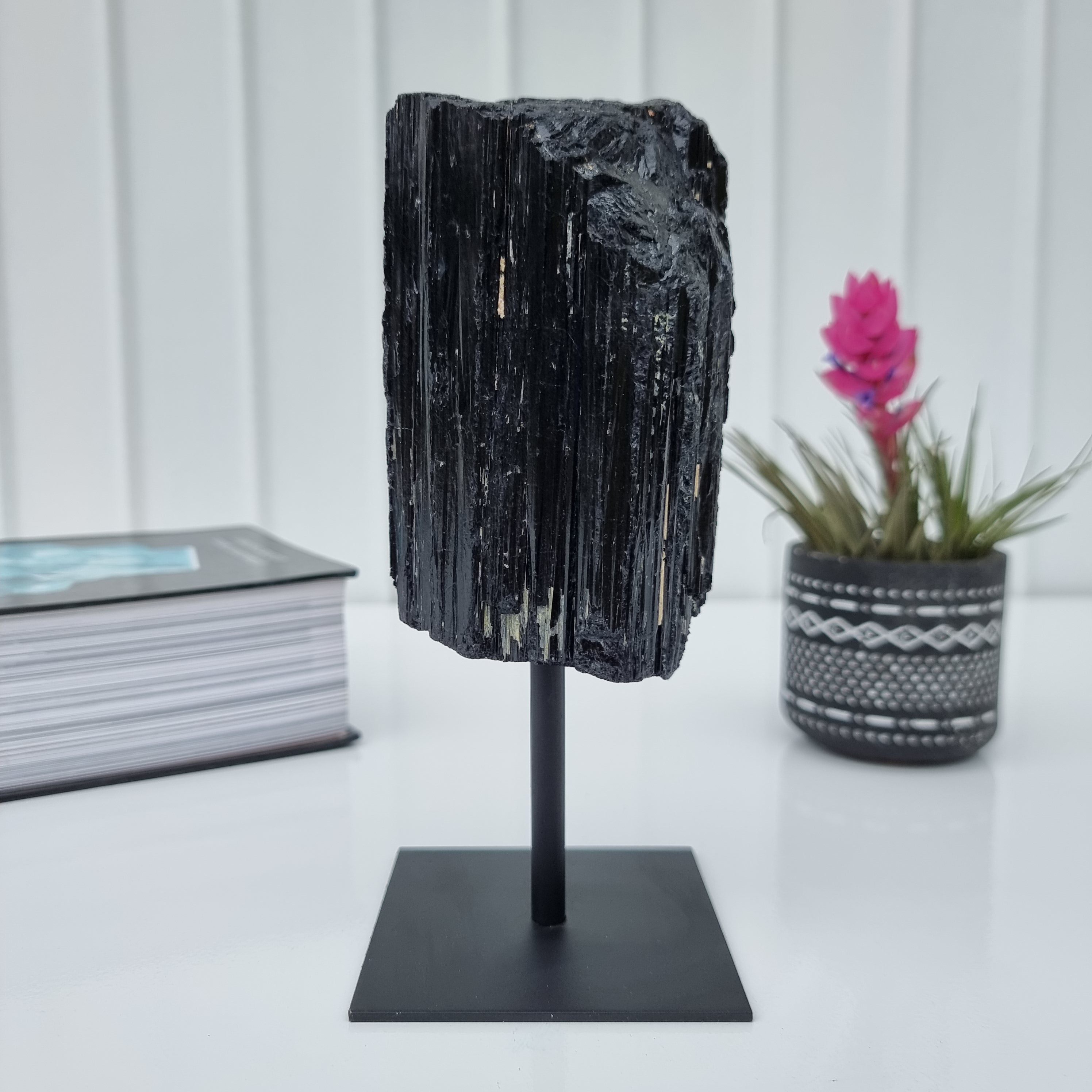 Turmalina Negra Natural Super Especial | Peso 1,00 Kgs, Altura 20 cm | Energia, Beleza e Sofisticação