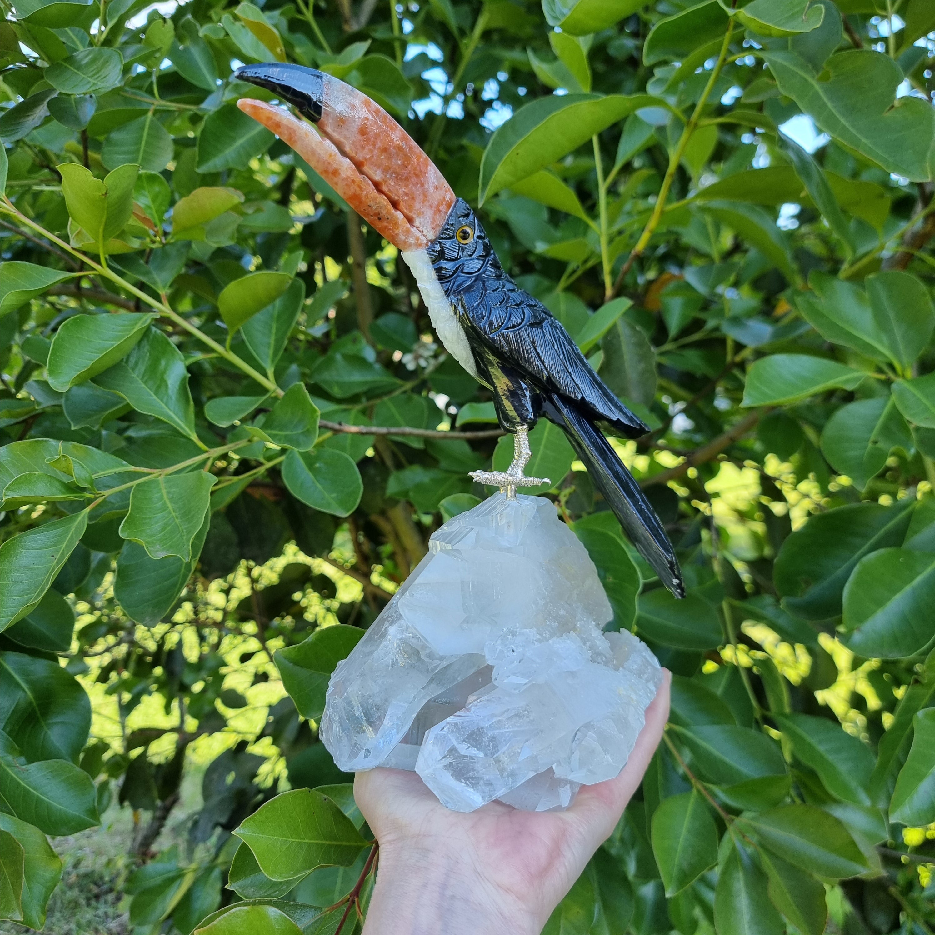 Tucano Preto de Cristal Natural Especial | Peso 1,95 Kgs, Altura 26 cm | Exclusivo, Energia e Beleza